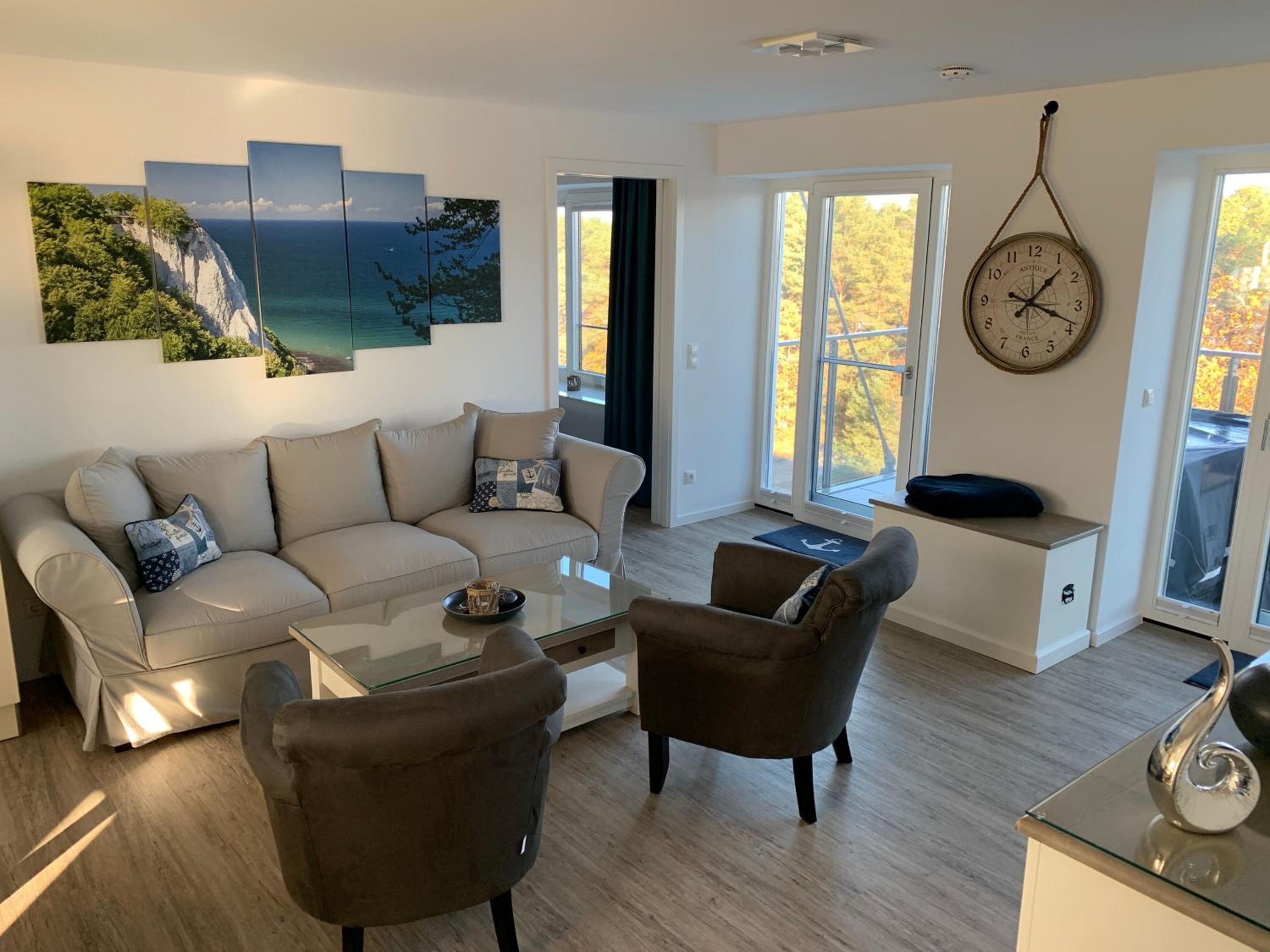 Prora - Ferienwohnung mit Dachterrasse, Balkon, 2 Strandkoerben am Strand und Waschmaschine - Kingfisher