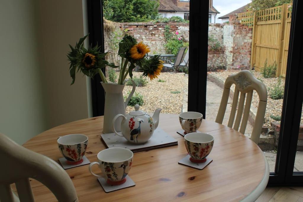 Braybrooke Cottage, Saffron Walden - main view