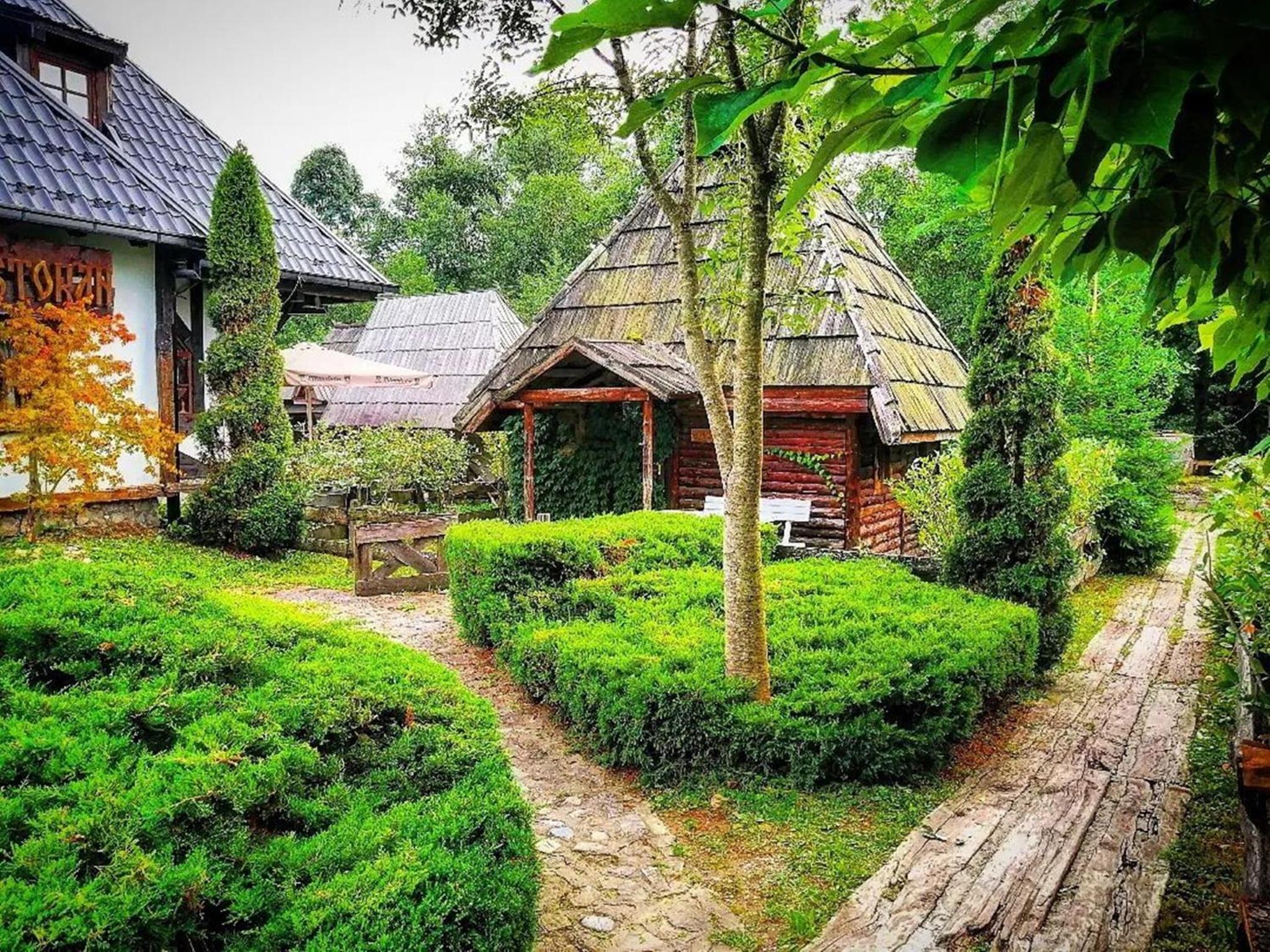 Kraljevsko selo Kotromanićevo