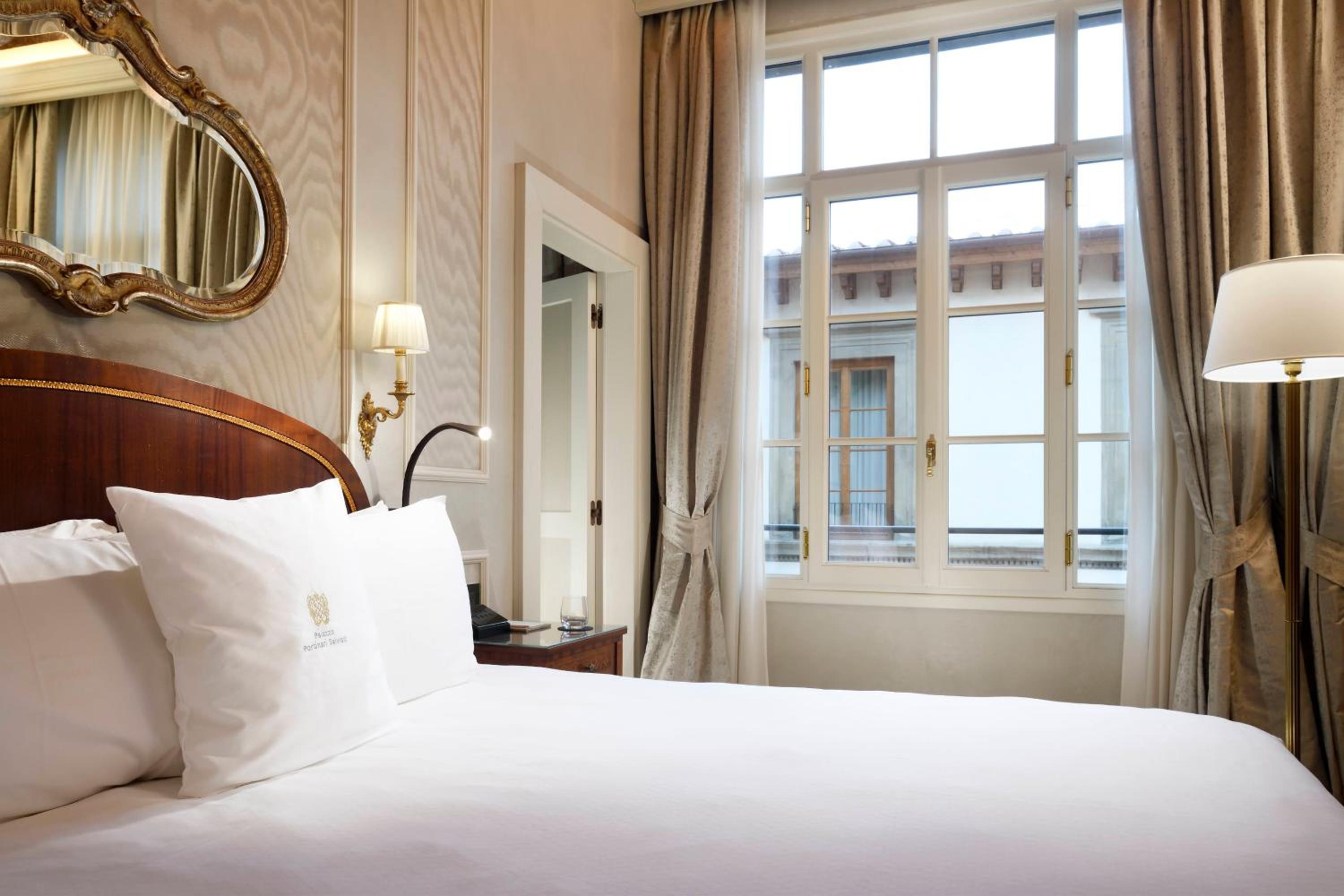 Luxury Apartments by Palazzo Portinari Salviati