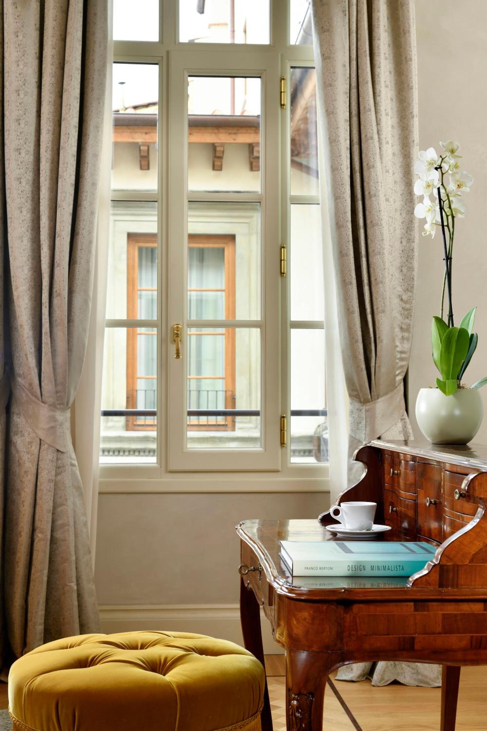 Luxury Apartments by Palazzo Portinari Salviati