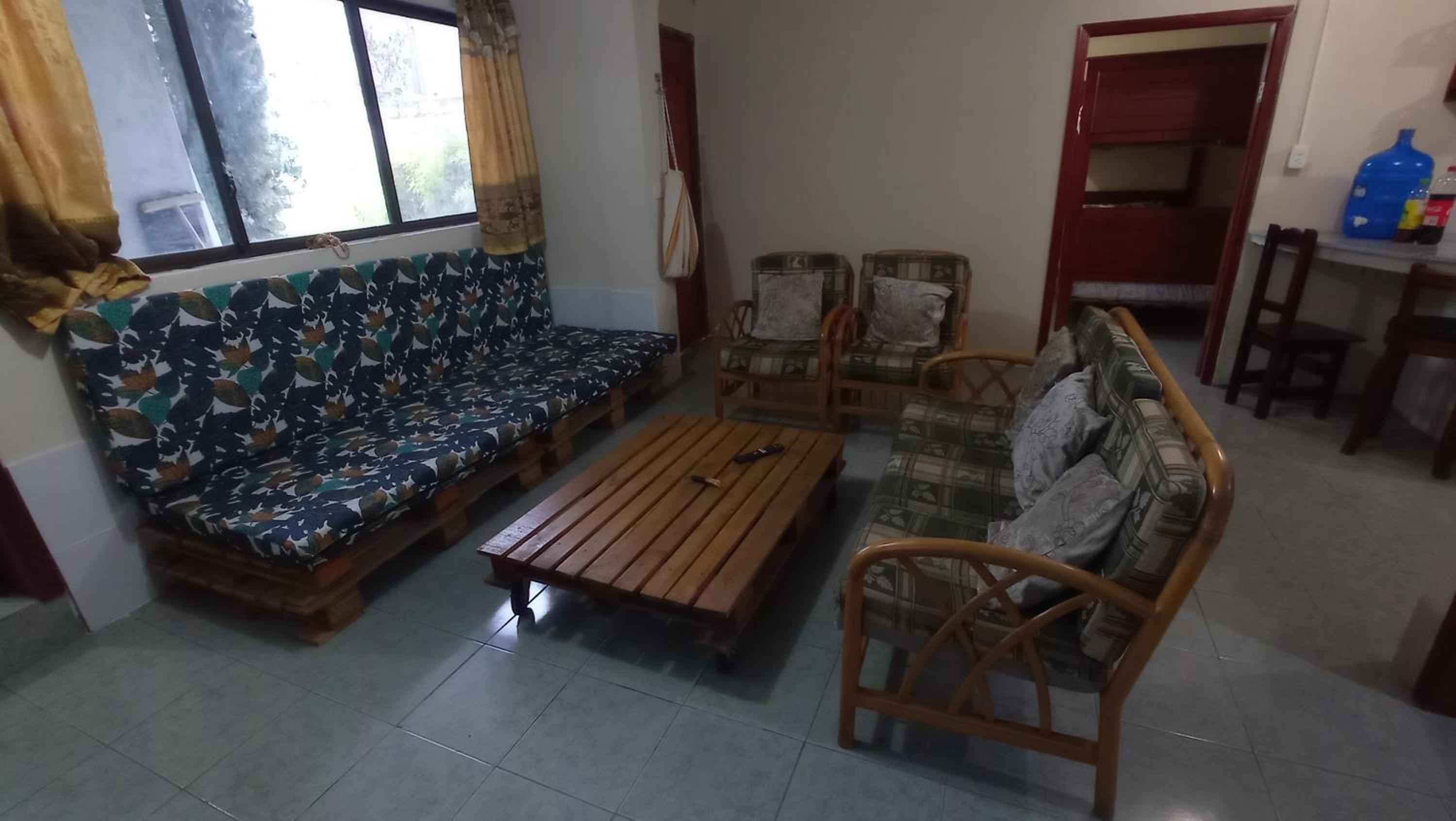 Avispero's House