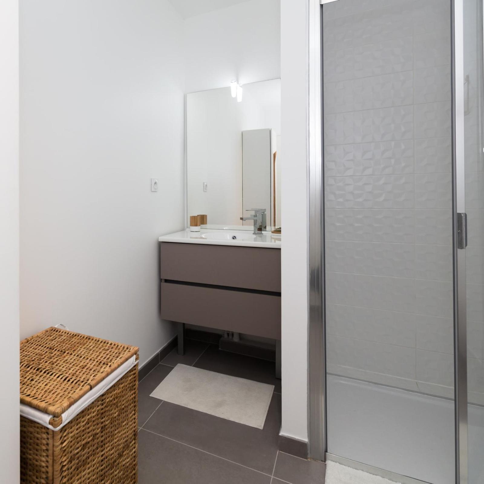 Bail mobilité - Le Mazenod Appartement avec balcon