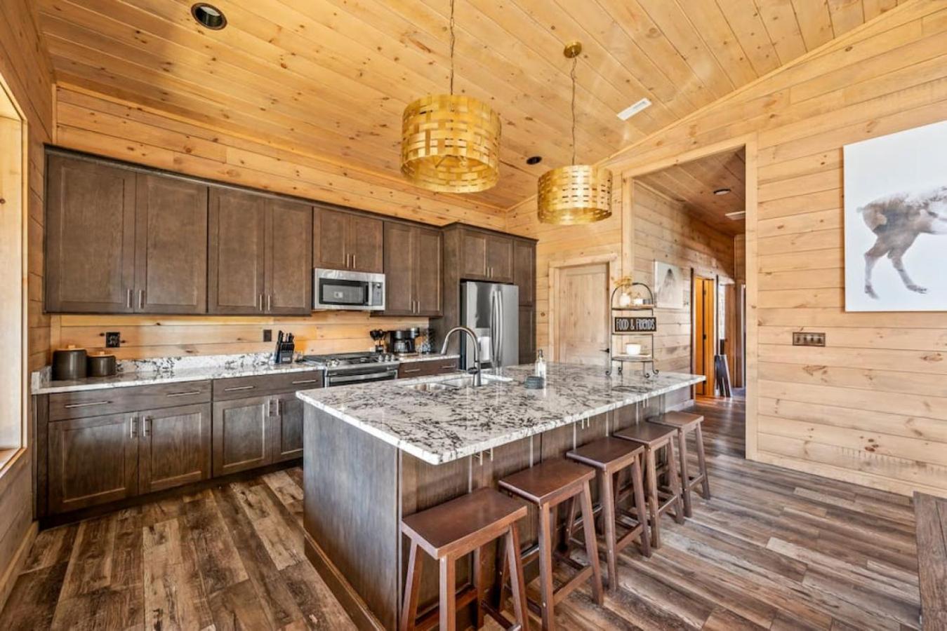 Thunderstruck Modern Mtn Chalet w pool and views that WOWs