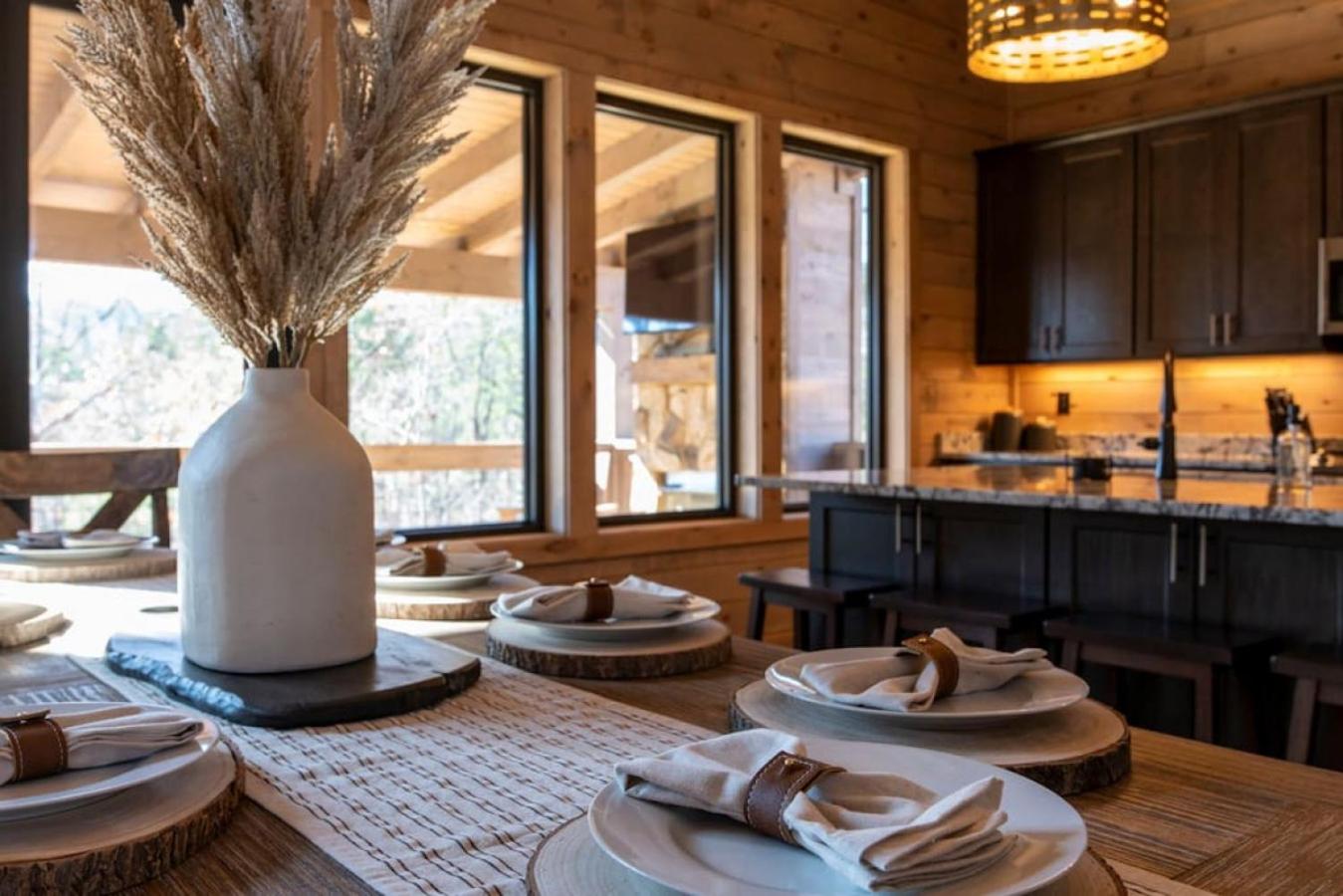 Thunderstruck Modern Mtn Chalet w pool and views that WOWs