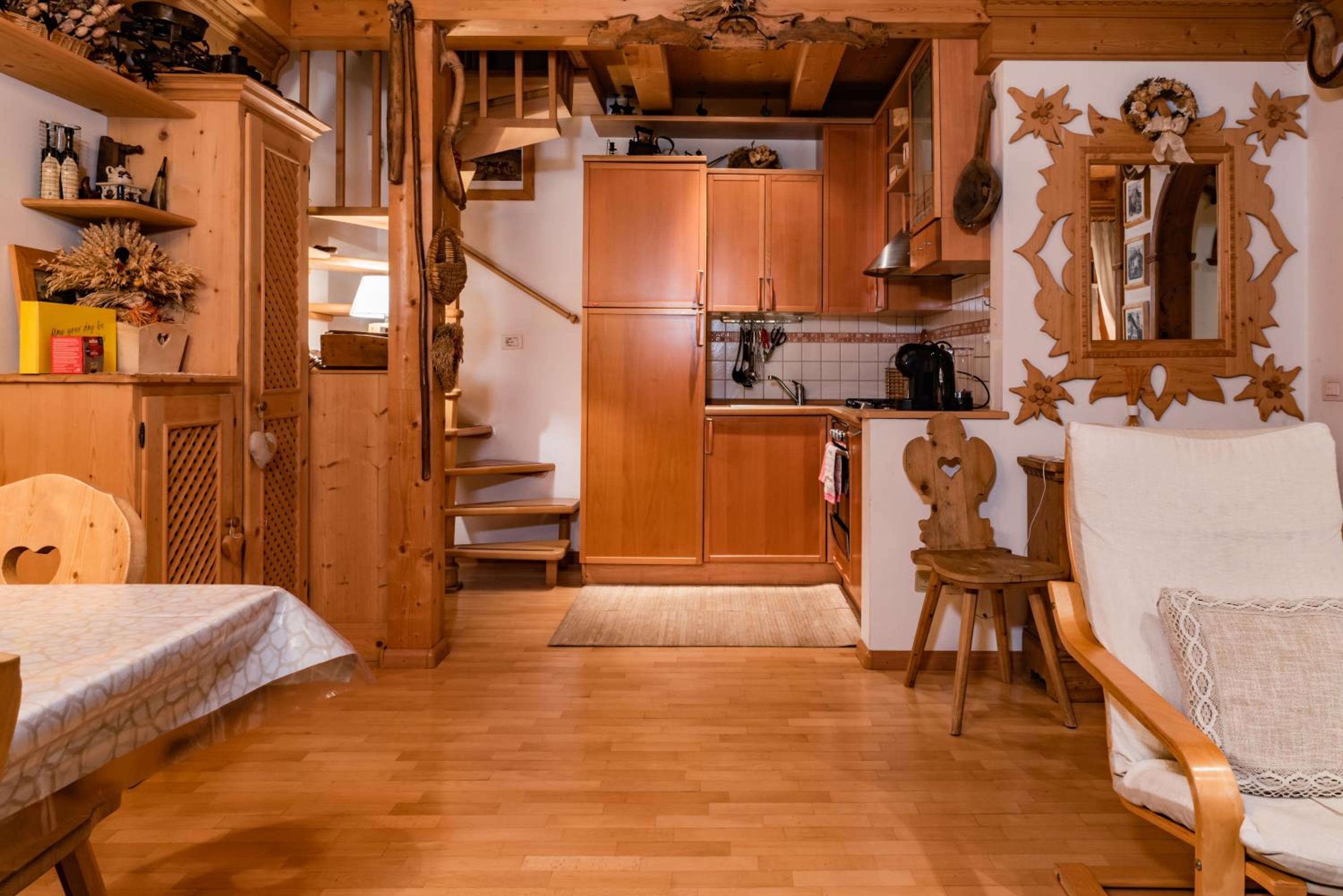 SciliarGuestHouse-due piani parcheggio privato view 4