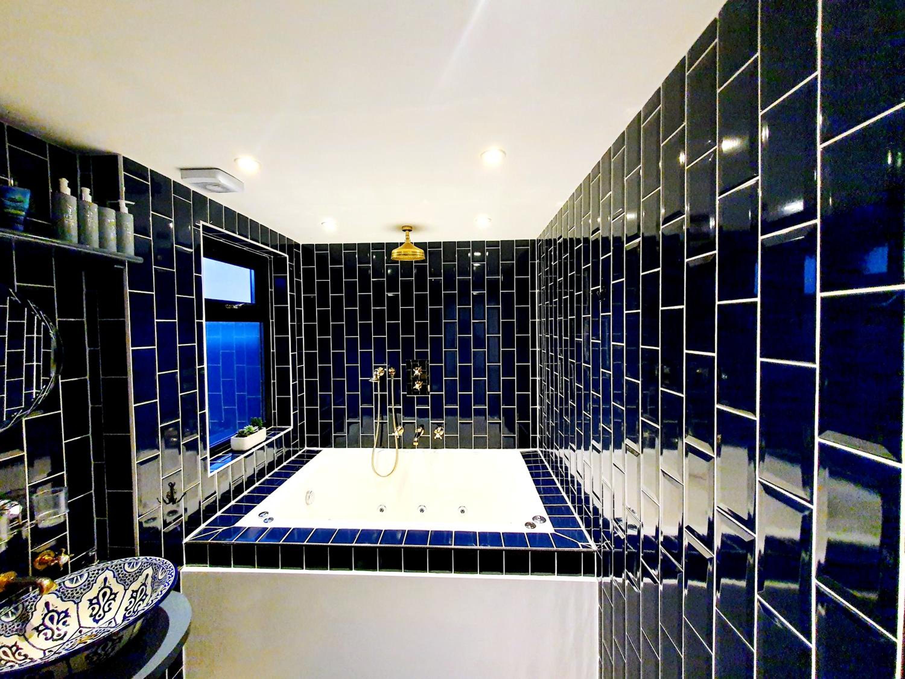 Jacuzzi Suite