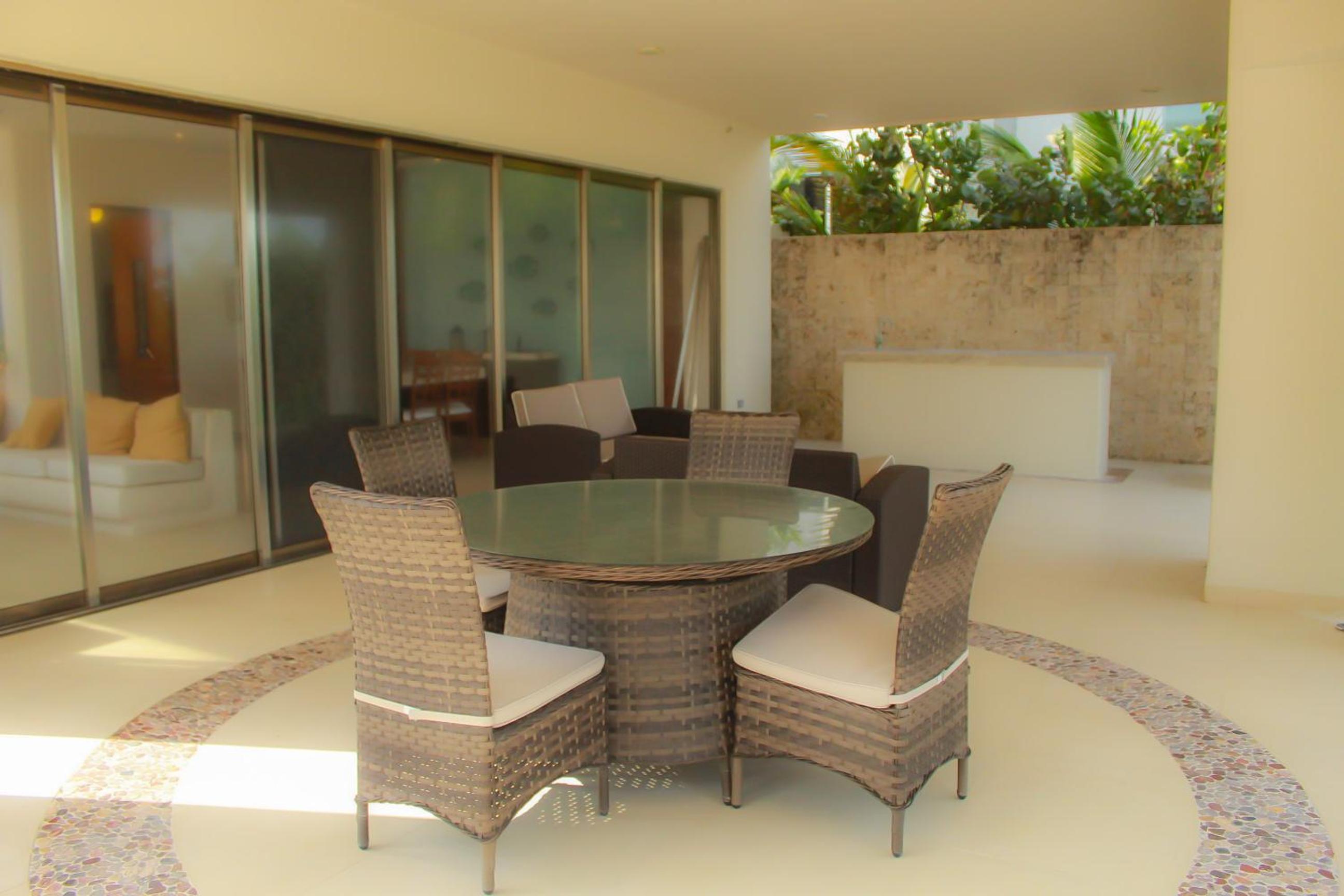 Villa Karpatos