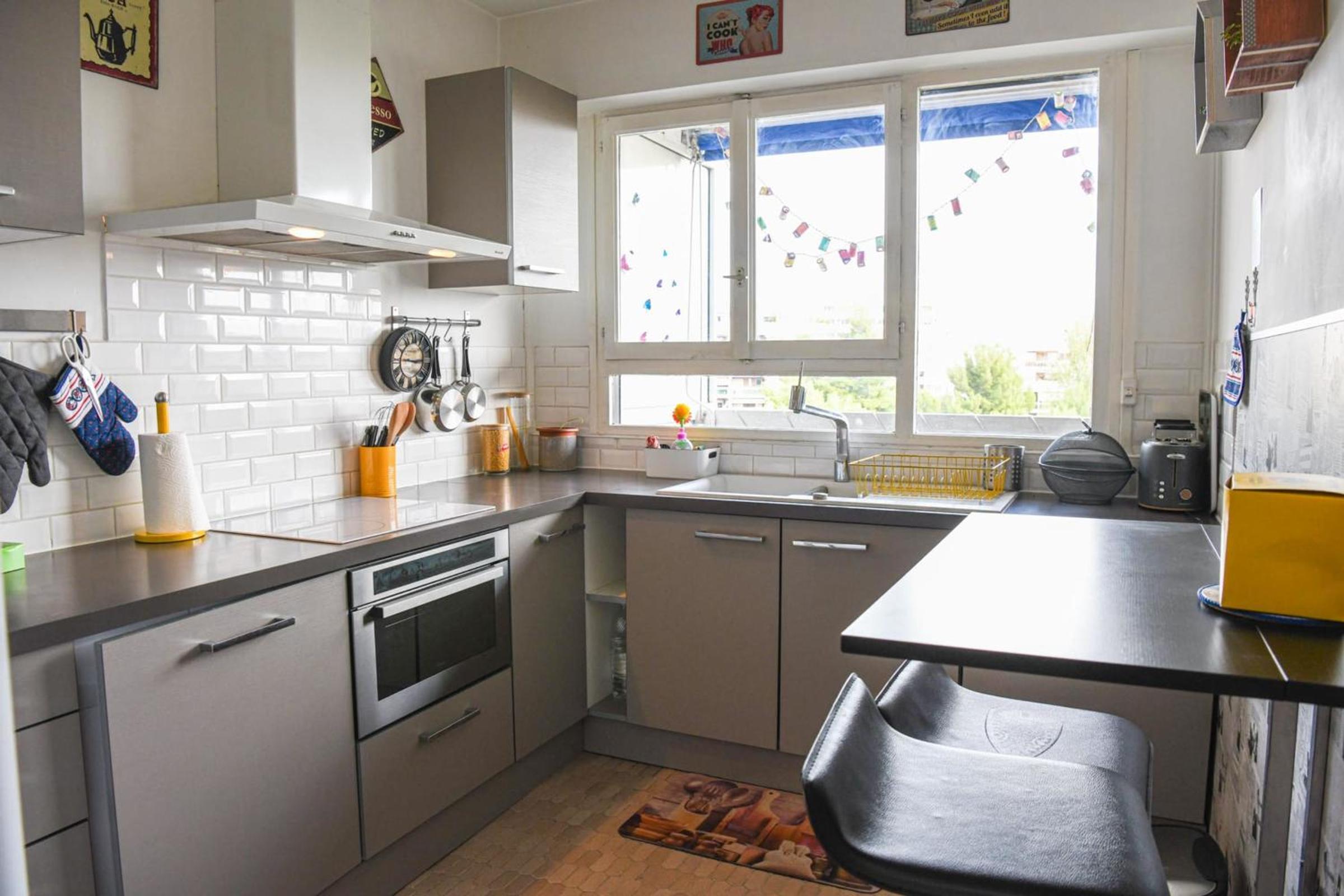 Grand appartement avec balcon et parking