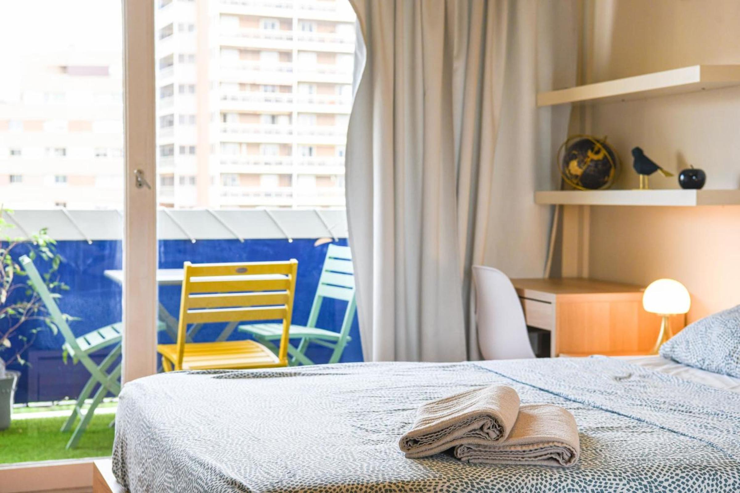 Grand appartement avec balcon et parking