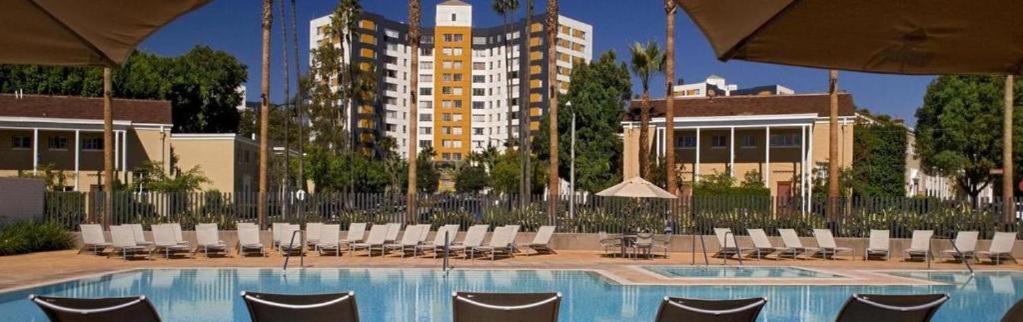 Spacious Charming Condo with Great Views near the Grove