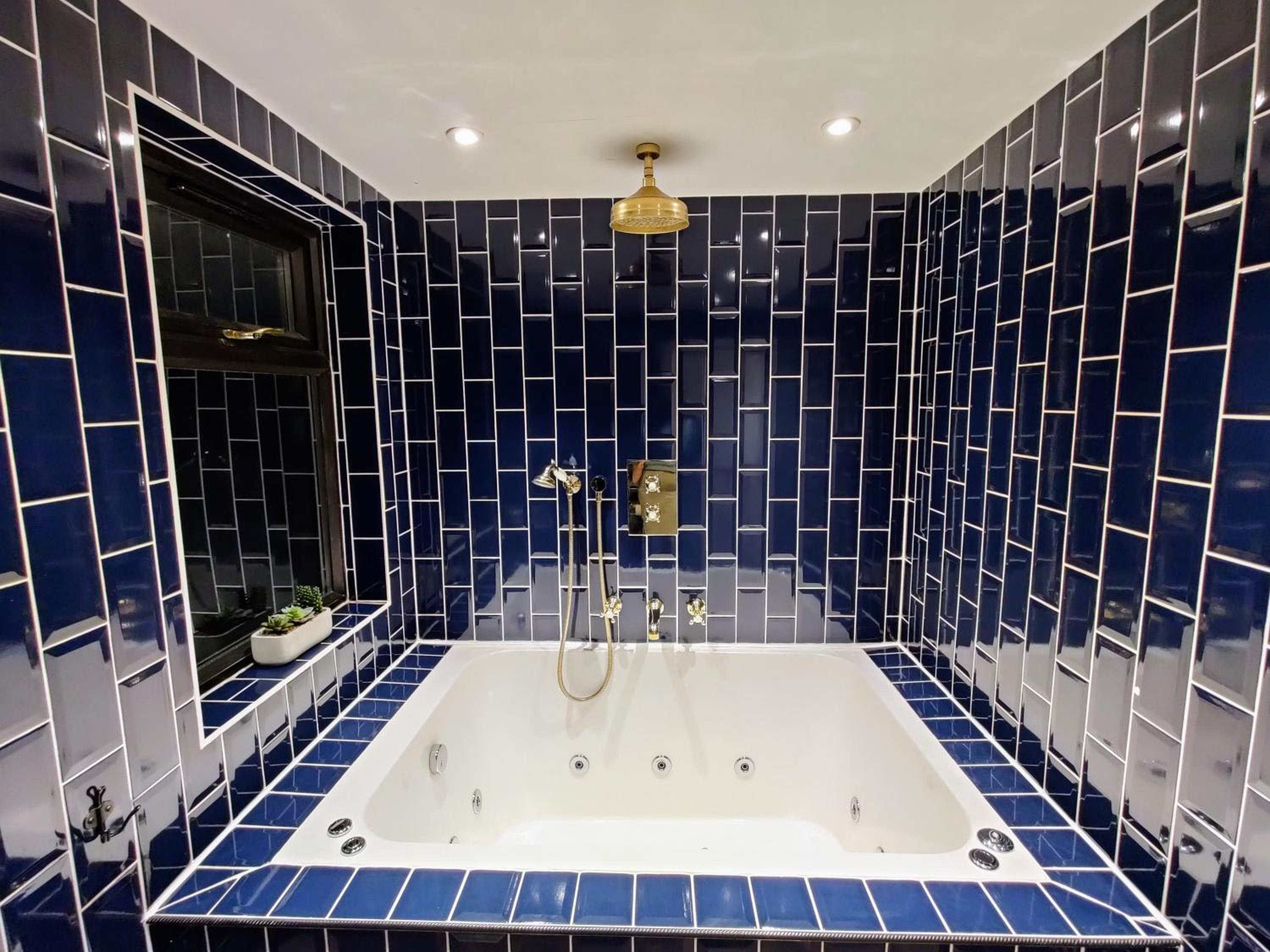 Jacuzzi Suite