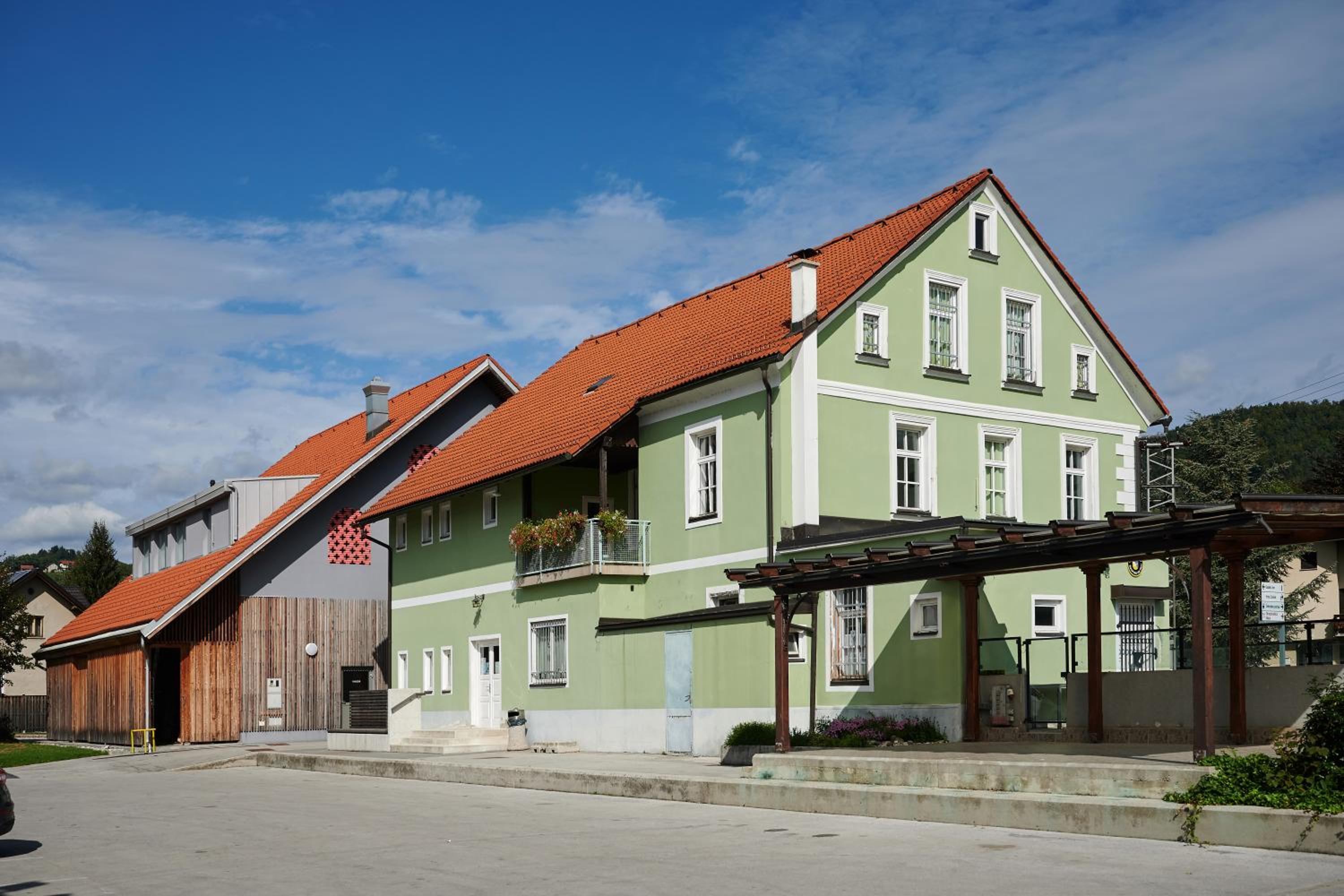Photo 8