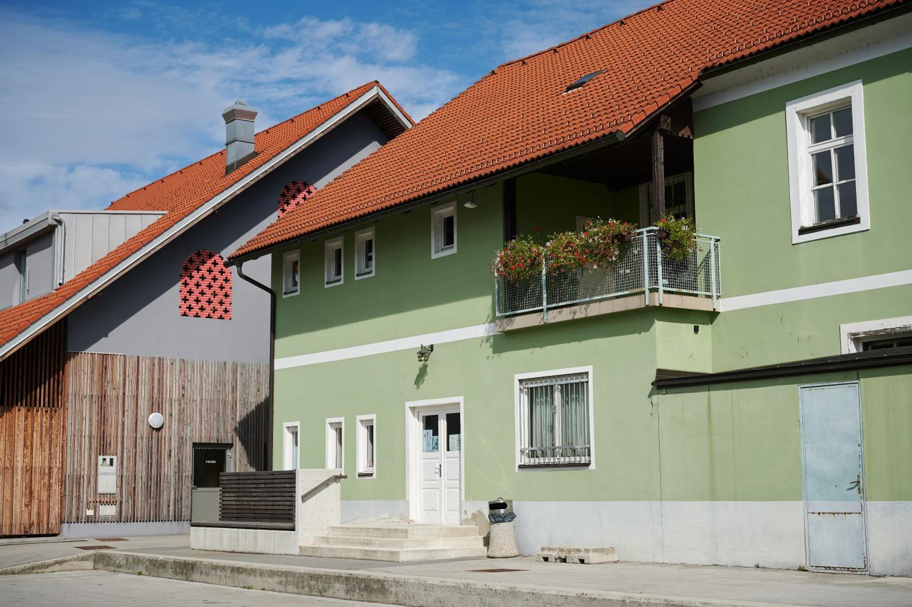 Photo 6