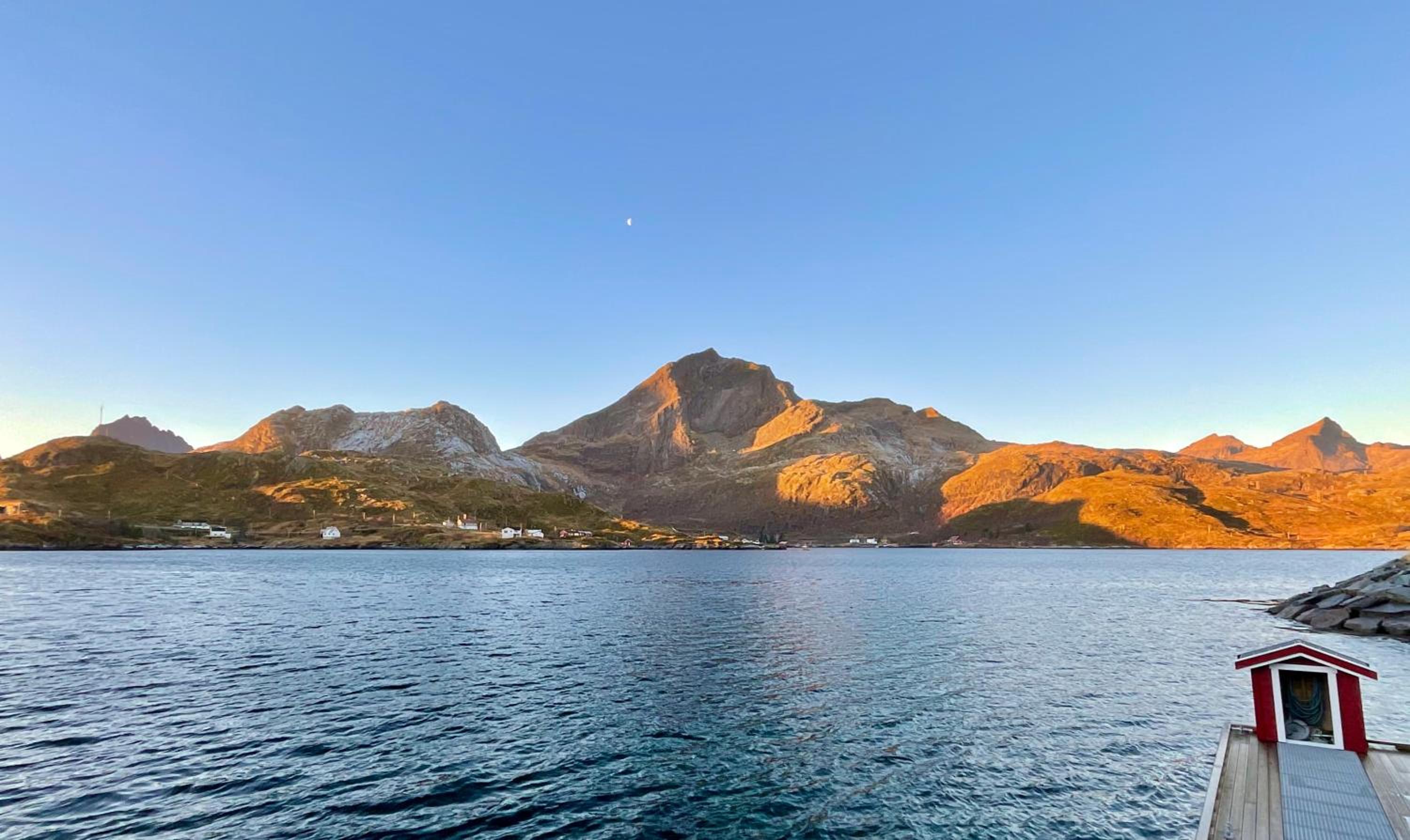 Fishermans Rorbu 2 - Lofoten view 3