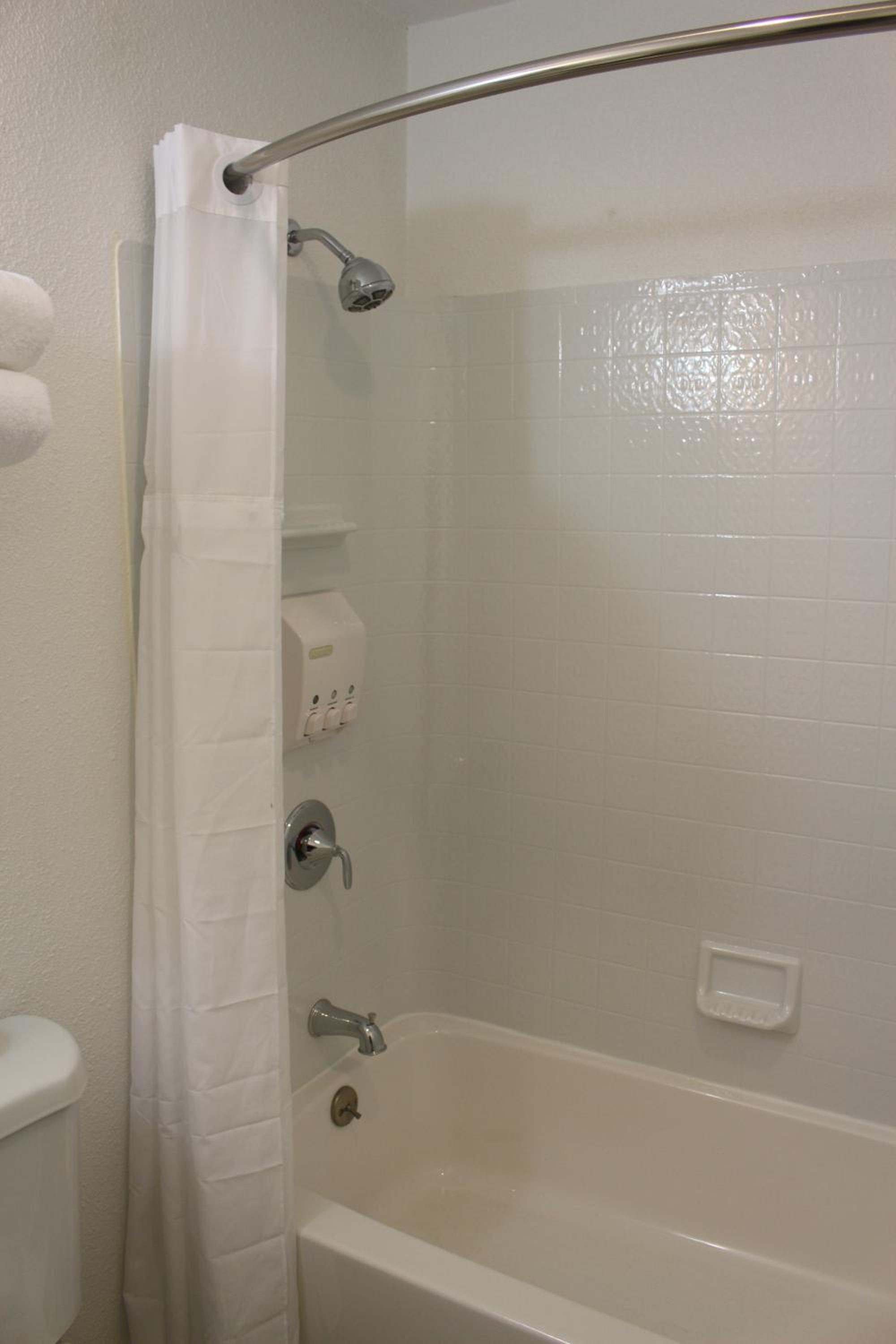 Medford Vacations - Sovana Inn - Property Image 13