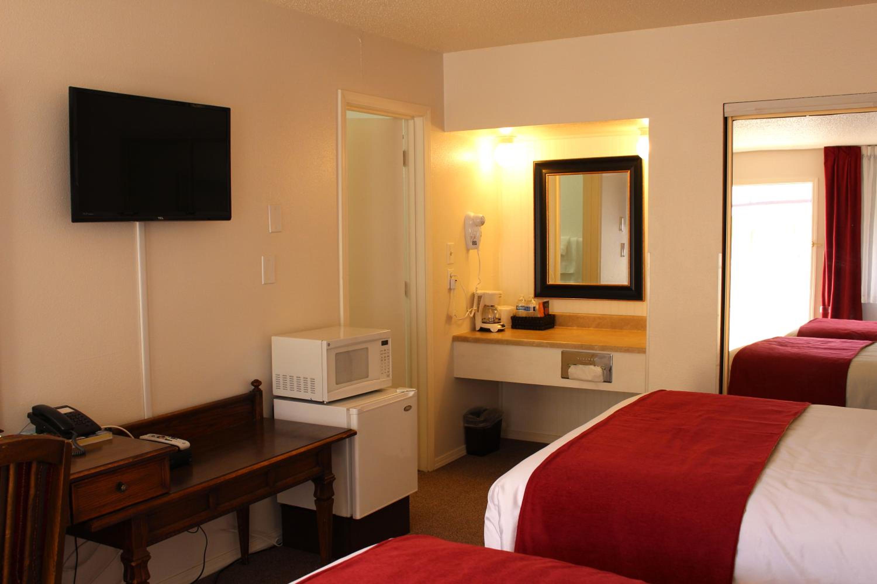 Medford Vacations - Sovana Inn - Property Image 2