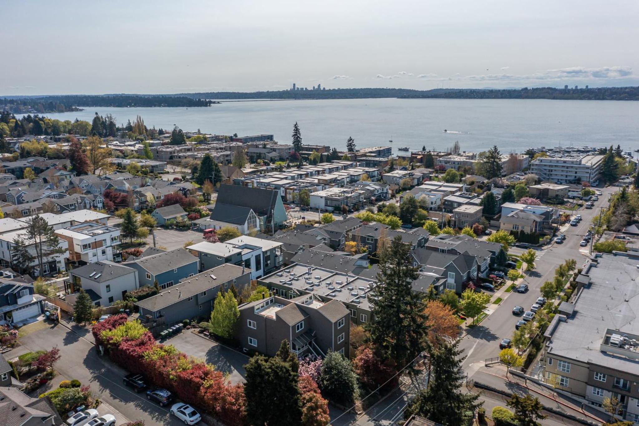 Downtown Kirkland large boutique one bedroom condo view 2