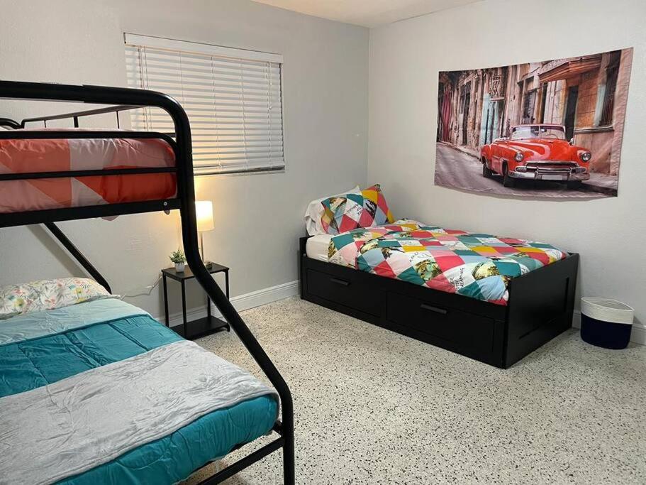 Sleeps 8, Havana Nights in Miami