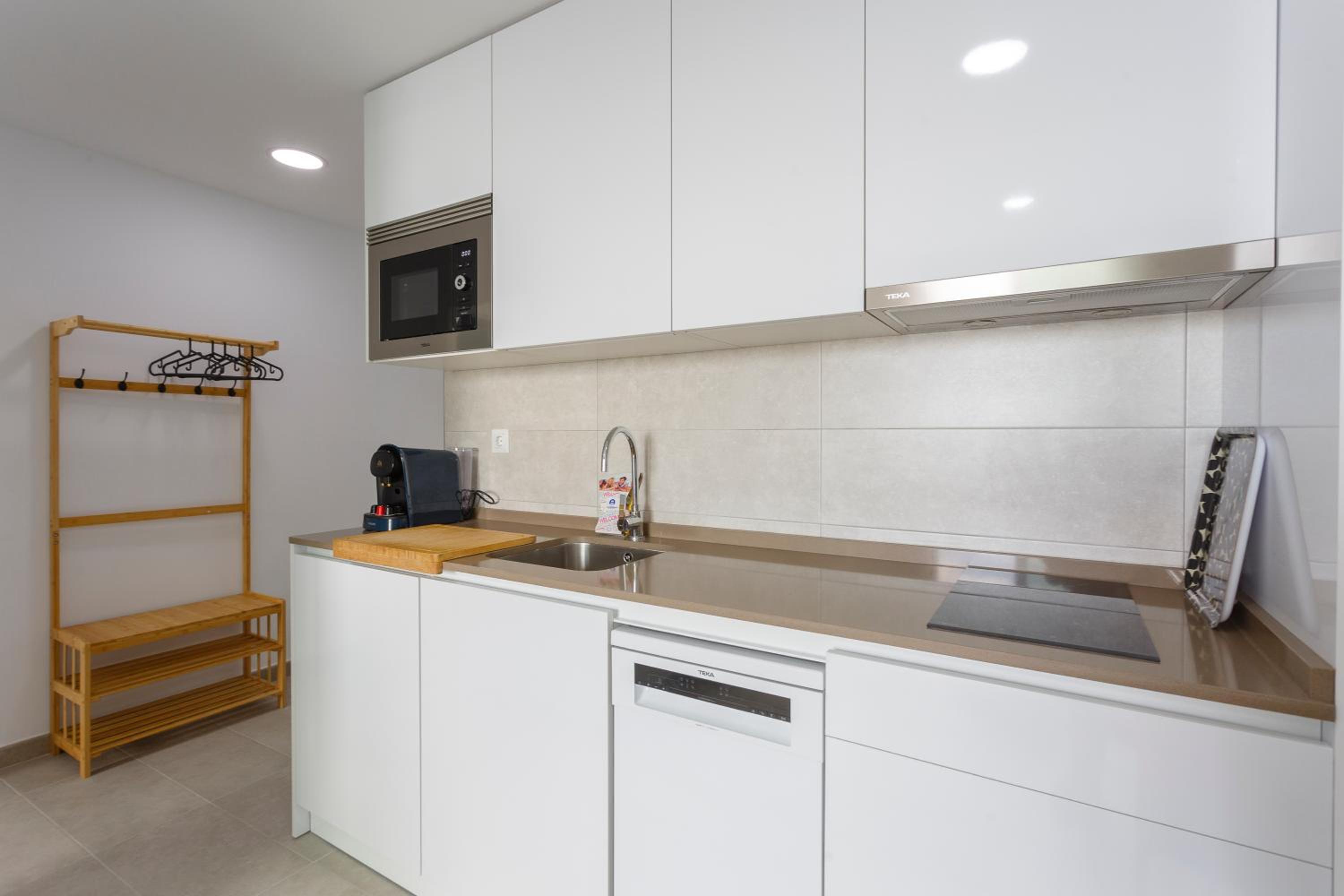 POSEIDON Beach Apartment & parking by Cadiz4Rentals