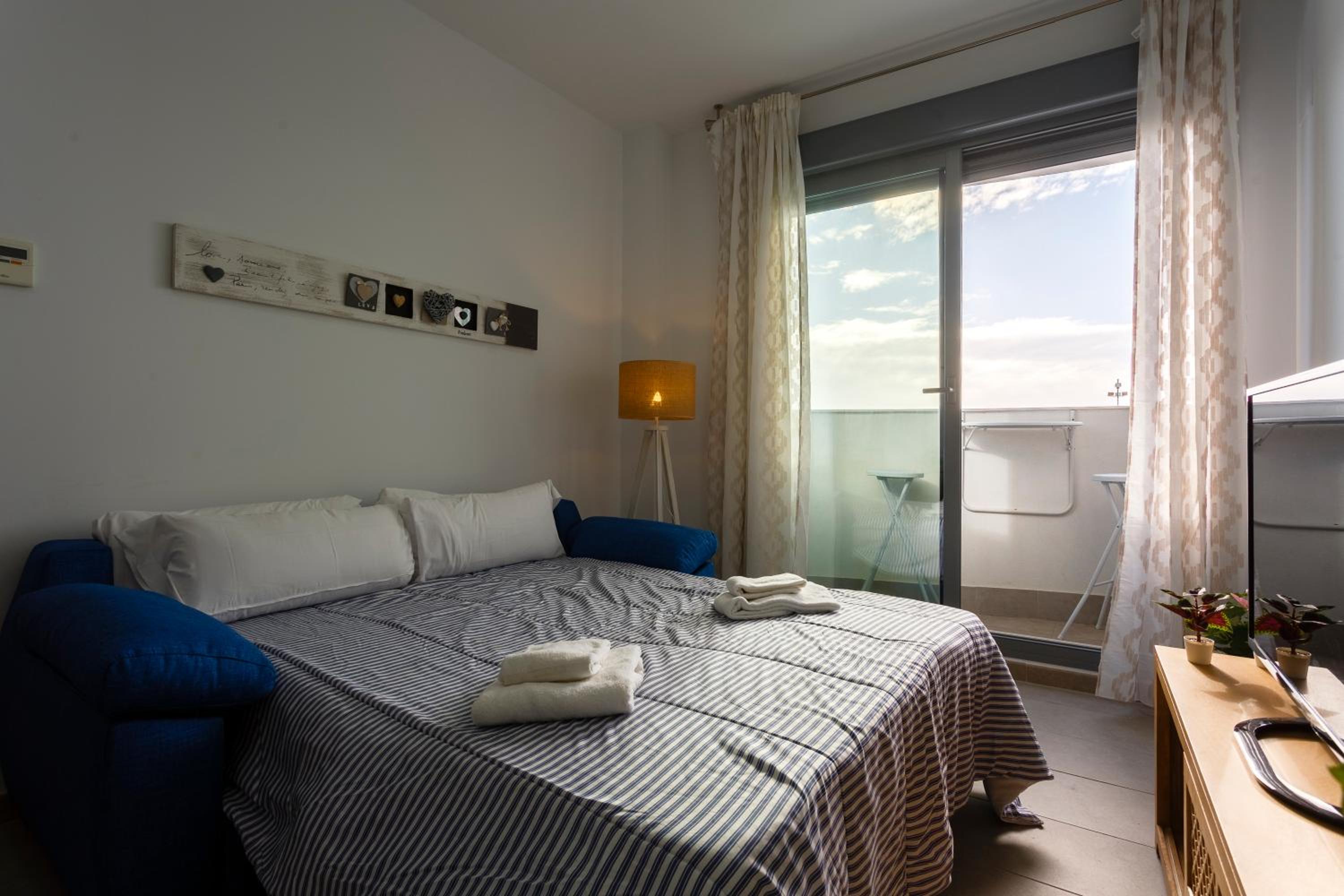 POSEIDON Beach Apartment & parking by Cadiz4Rentals