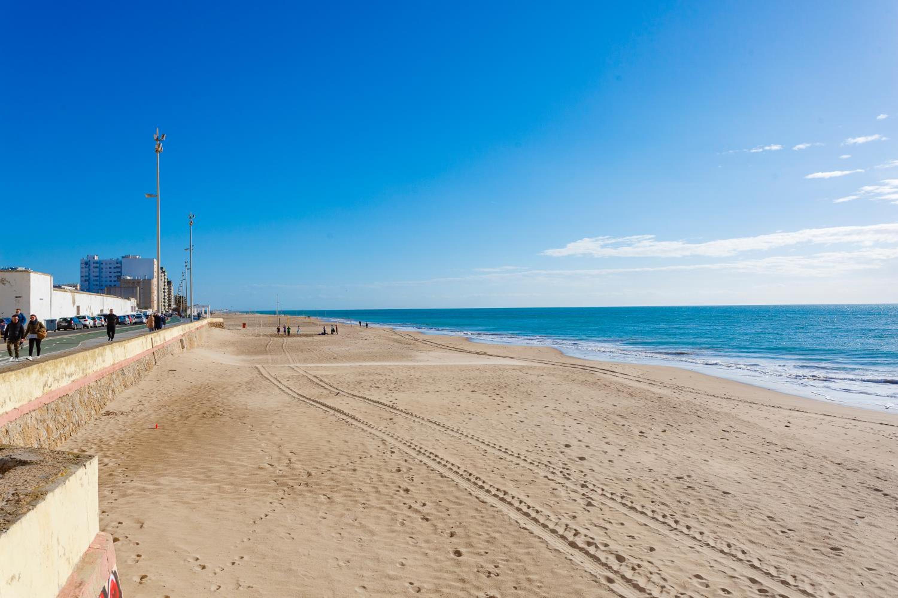 POSEIDON Beach Apartment & parking by Cadiz4Rentals