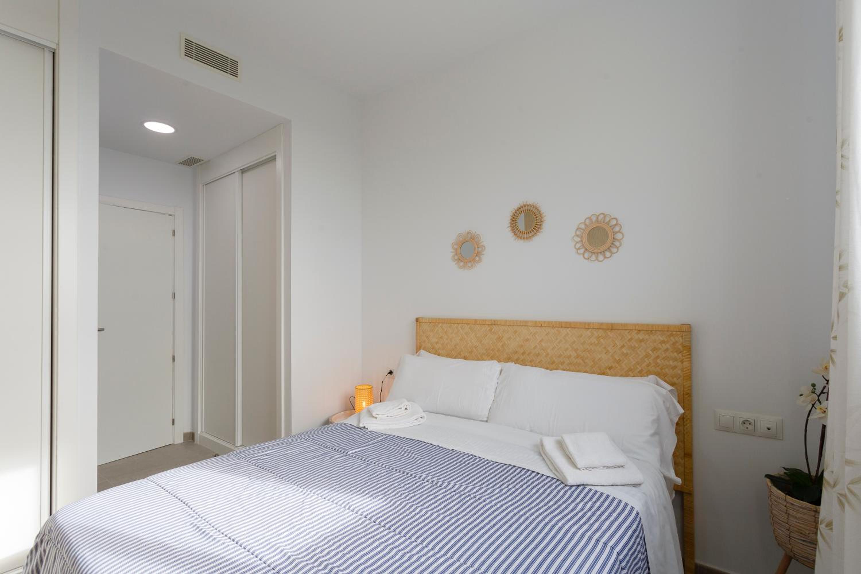 POSEIDON Beach Apartment & parking by Cadiz4Rentals