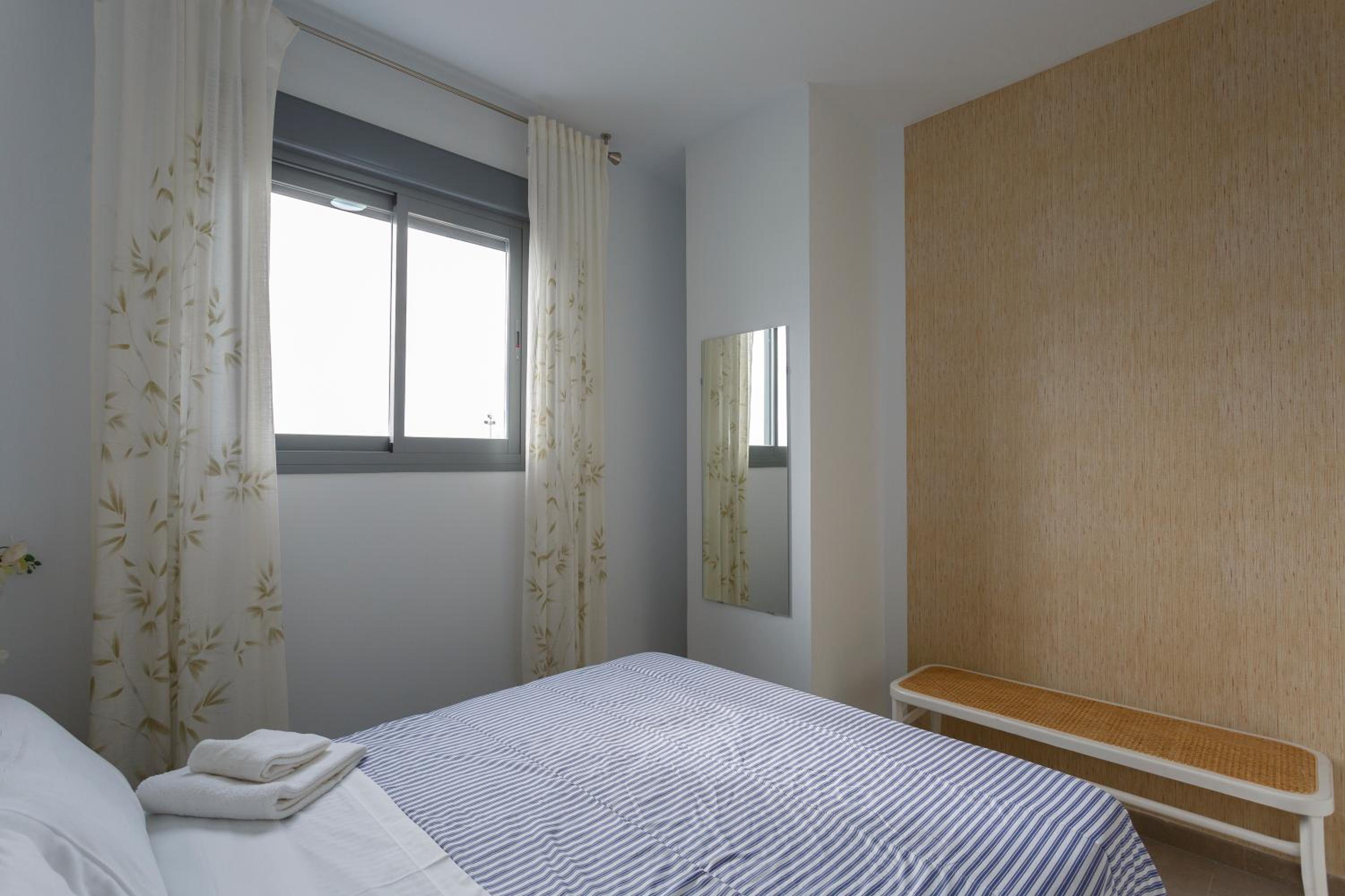 POSEIDON Beach Apartment & parking by Cadiz4Rentals