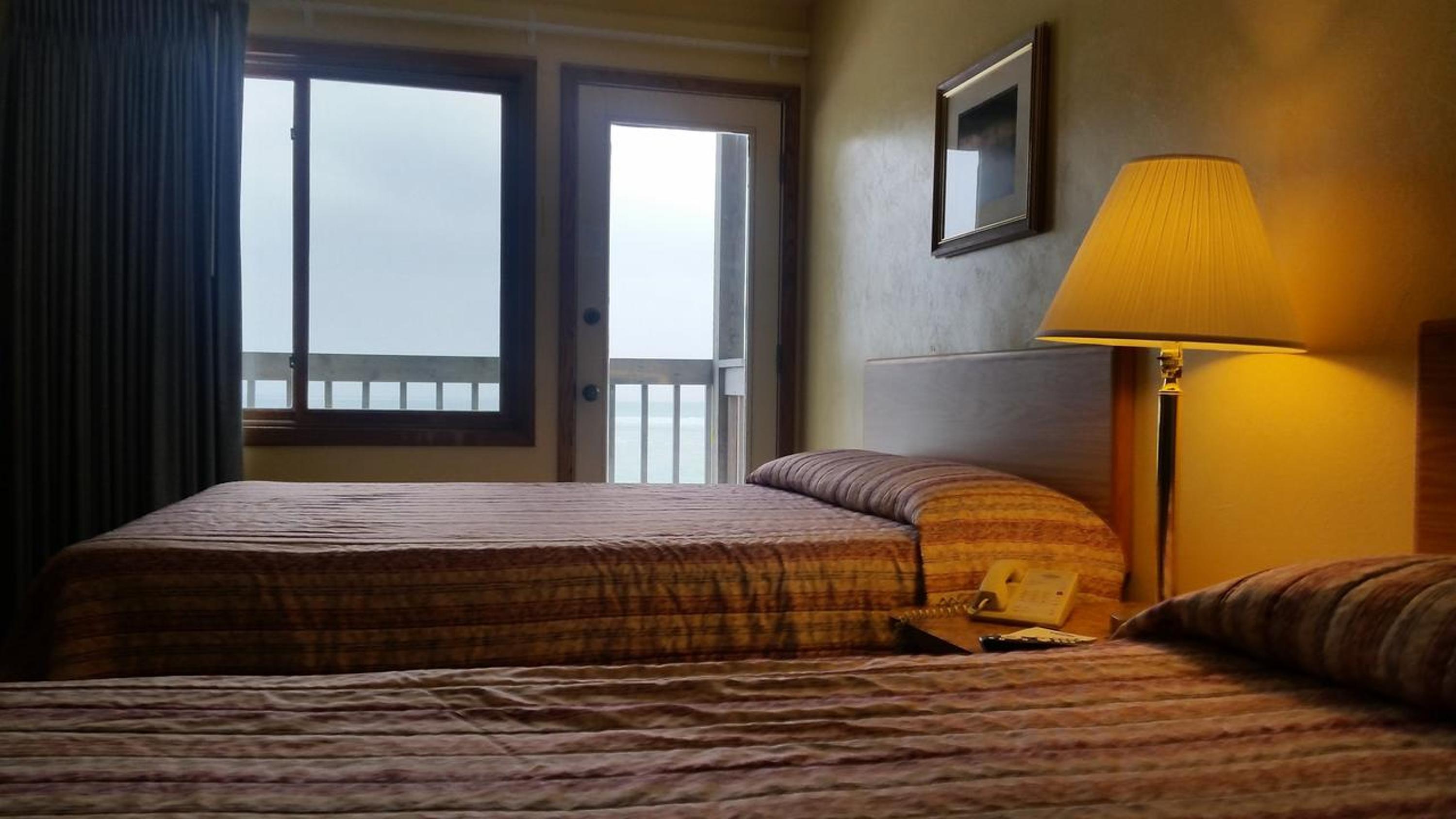 Algoma Beach Motel