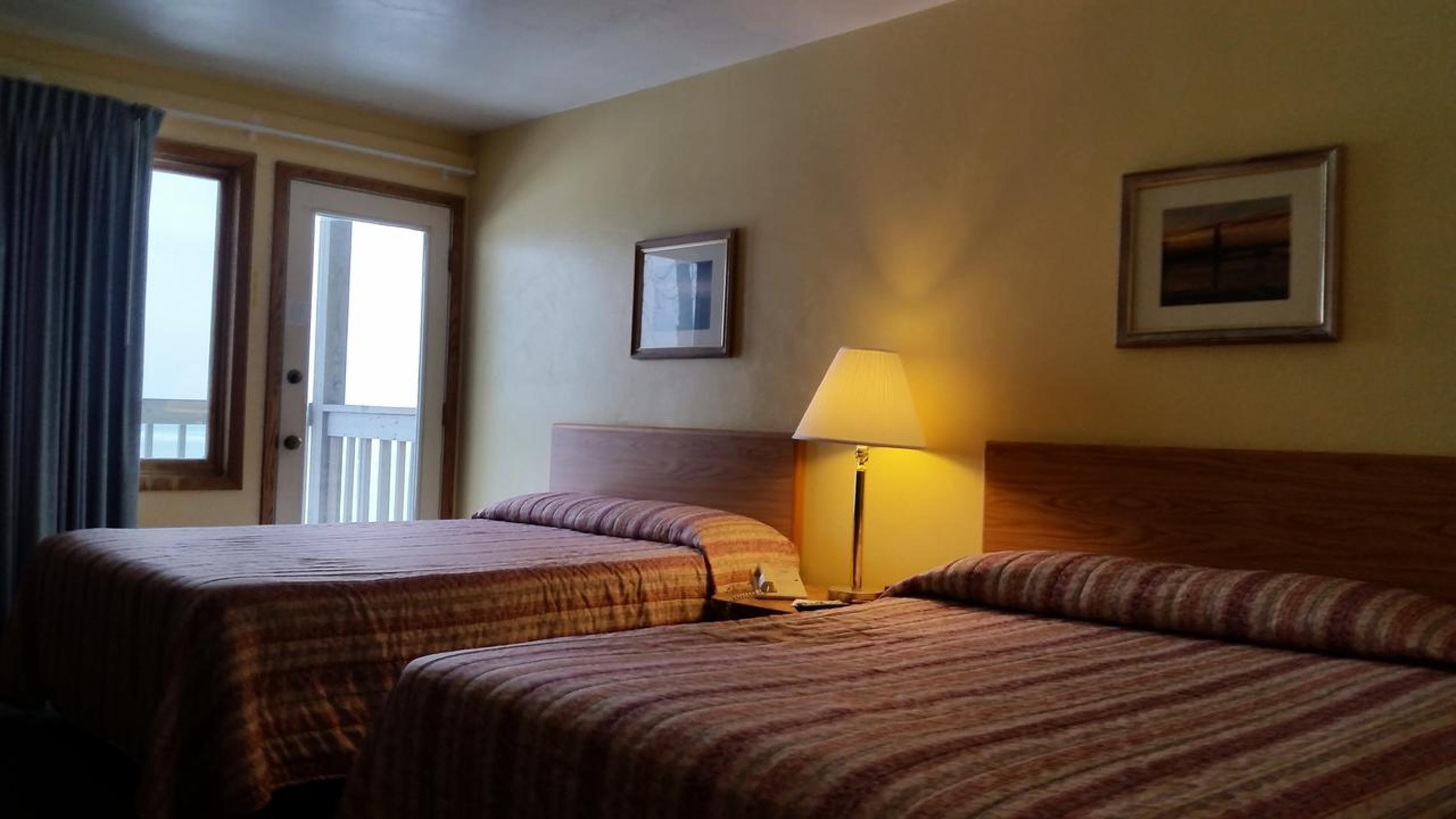 Algoma Beach Motel