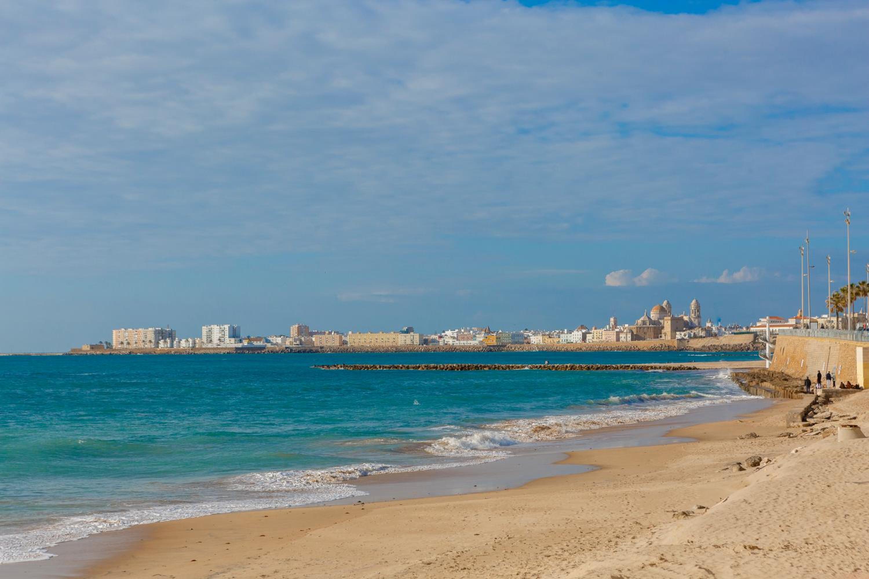 POSEIDON Beach Apartment & parking by Cadiz4Rentals