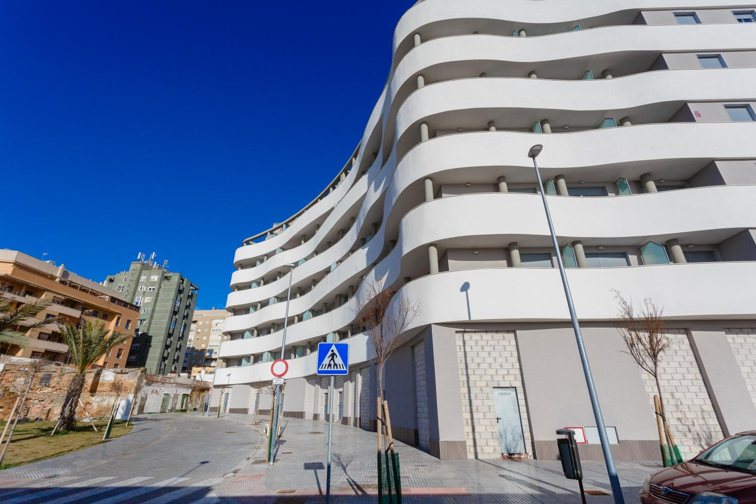 POSEIDON Beach Apartment & parking by Cadiz4Rentals