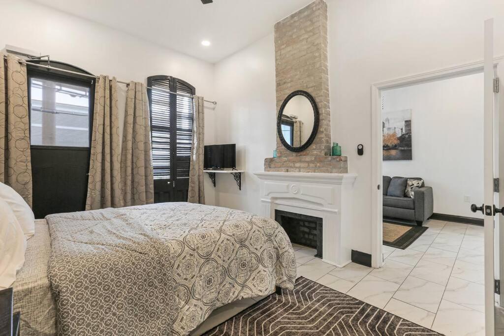 Sleep 10 next to Superdome and downtown view 3