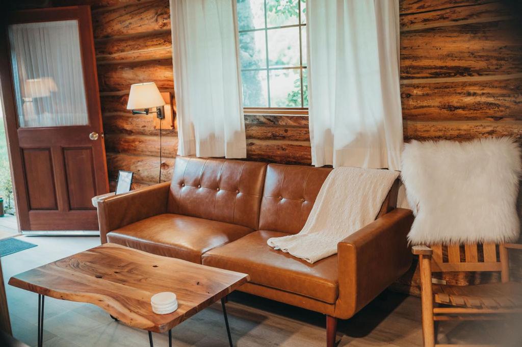 Wilder and Pine Riverside Cabins view 4