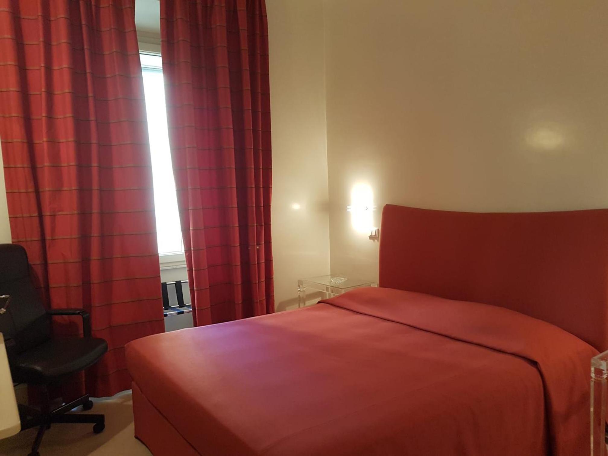Popolo square deluxe flat