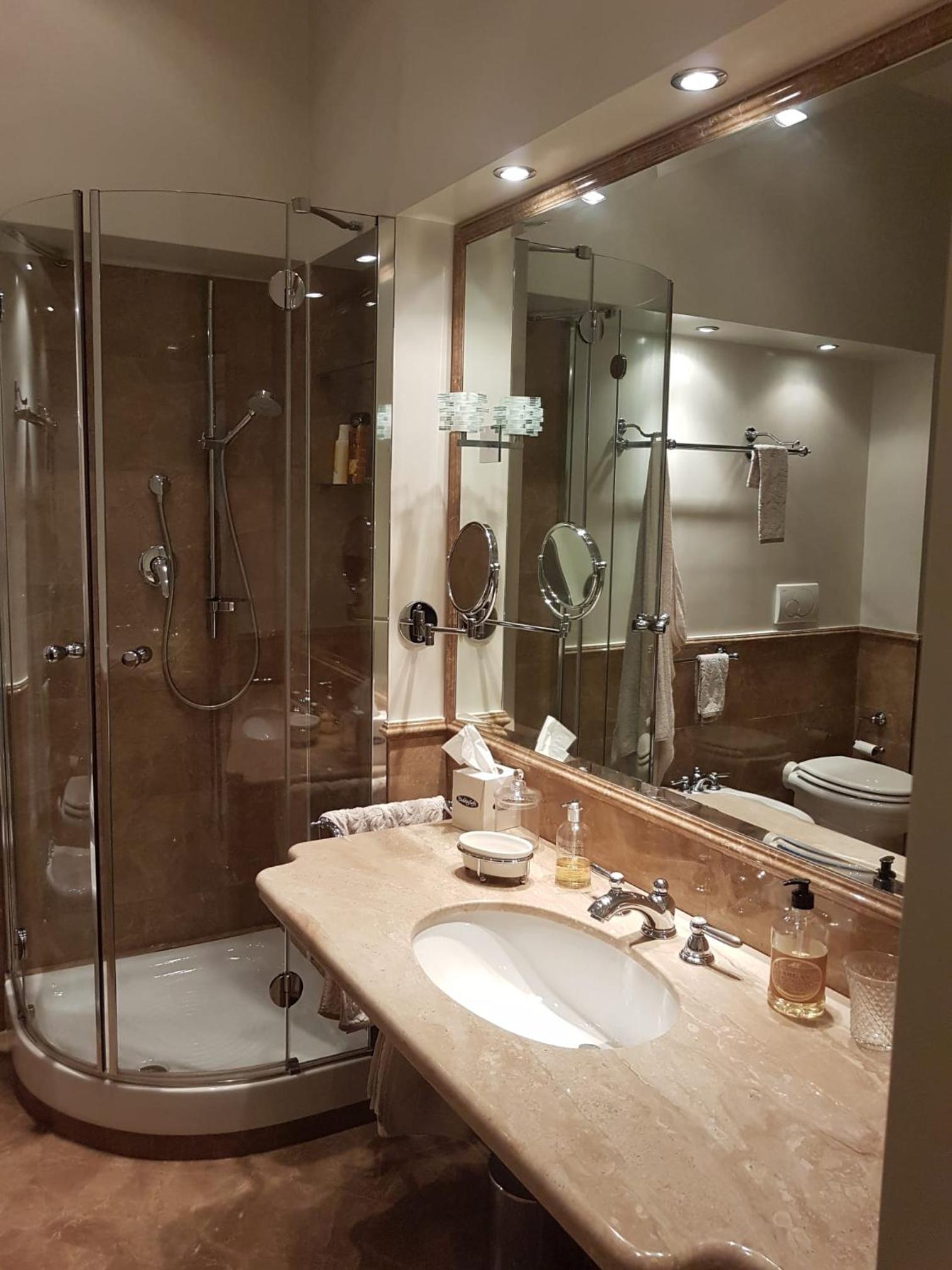 Popolo square deluxe flat
