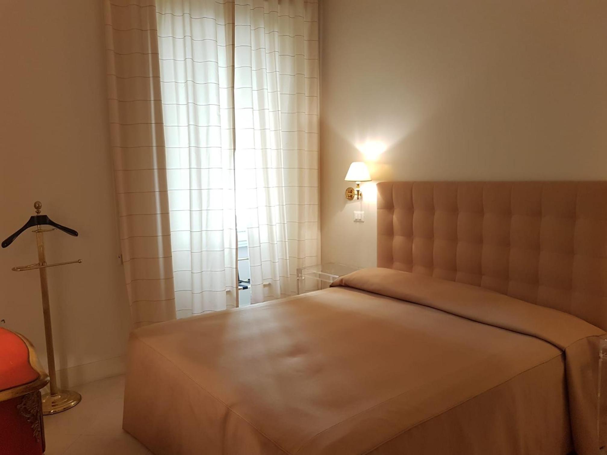 Popolo square deluxe flat
