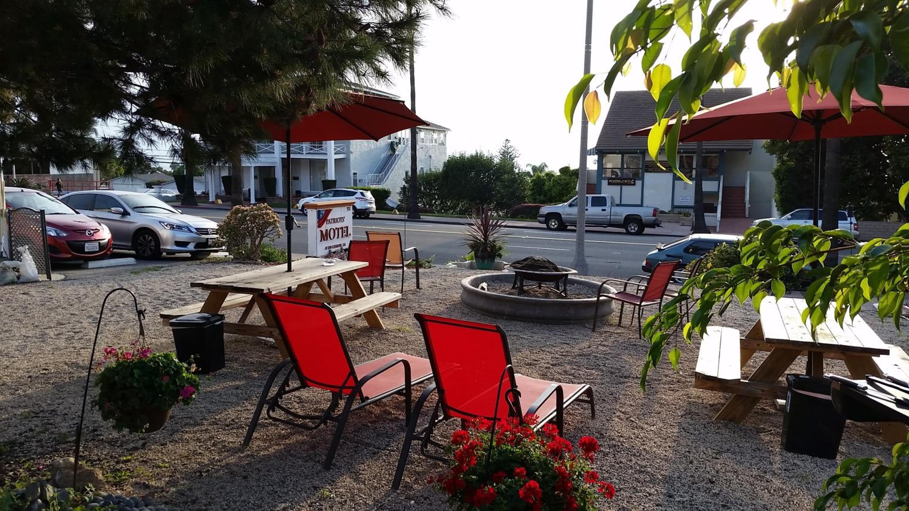 San Clemente Vacations - The Patriots Boutique Motel - Property Image 1