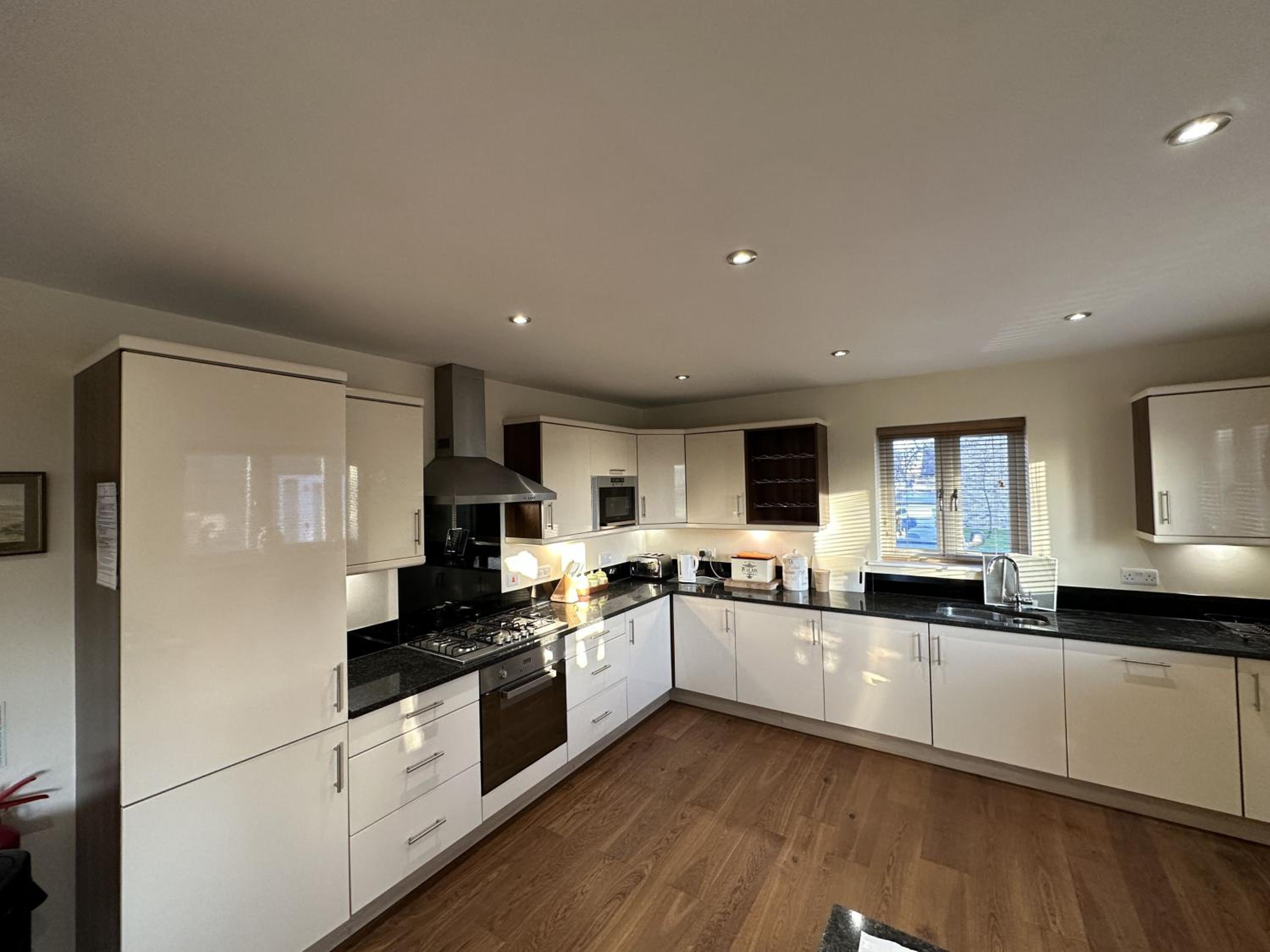 Meadow Shores - Part of the The Bay Filey Holiday Village with pool, gym and direct beach access, pub, restaurant, tennis and meadows walks