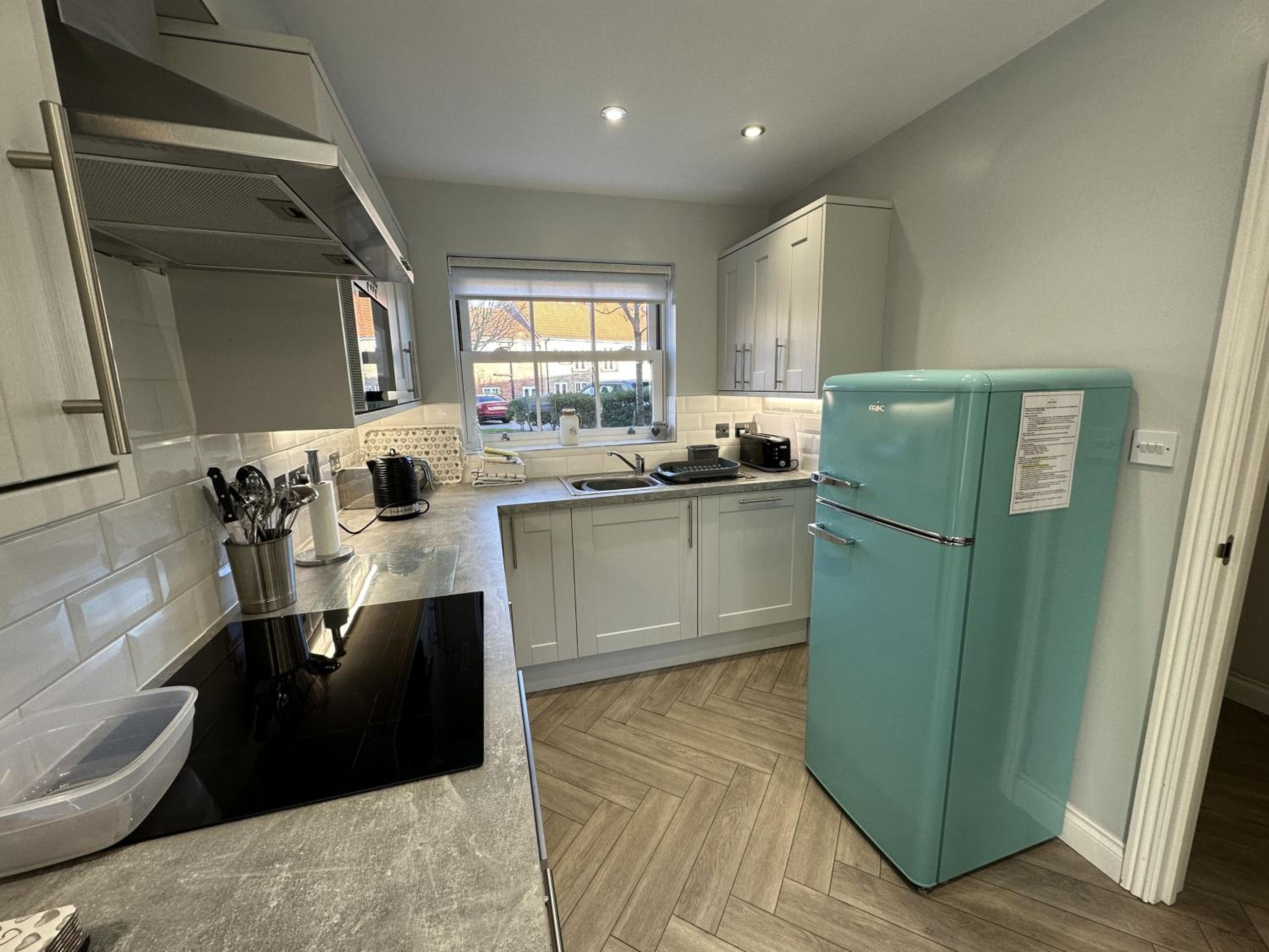 Honeybee Cottage - Part of the The Bay Filey Holiday Village with pool, gym and direct beach access, pub, restaurant, tennis and meadows walks