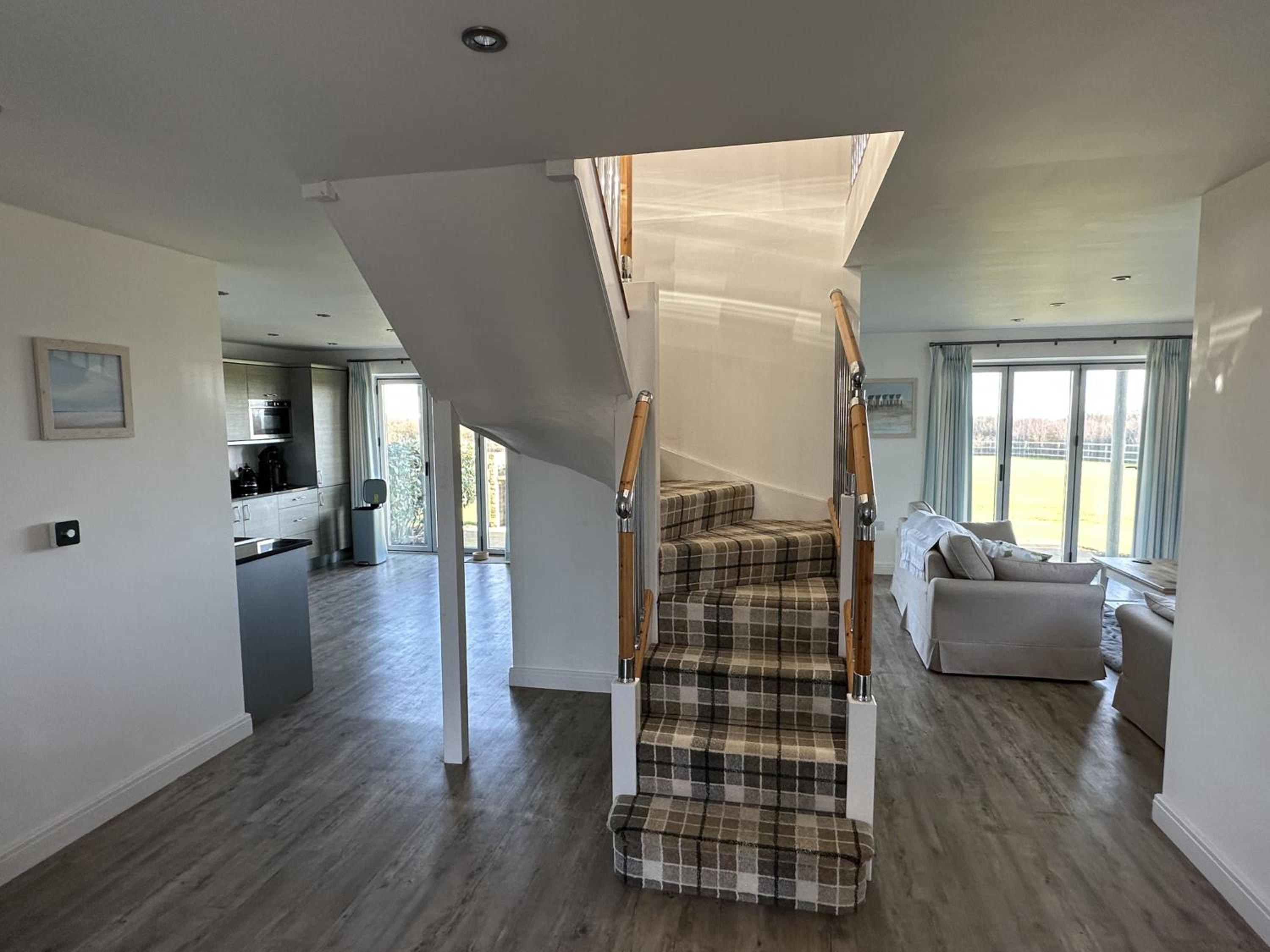 Brigg View Cottage - Seaview and Balconies - Part of the The Bay Filey Holiday Village with pool, gym and direct beach access, pub, restaurant, tennis and 