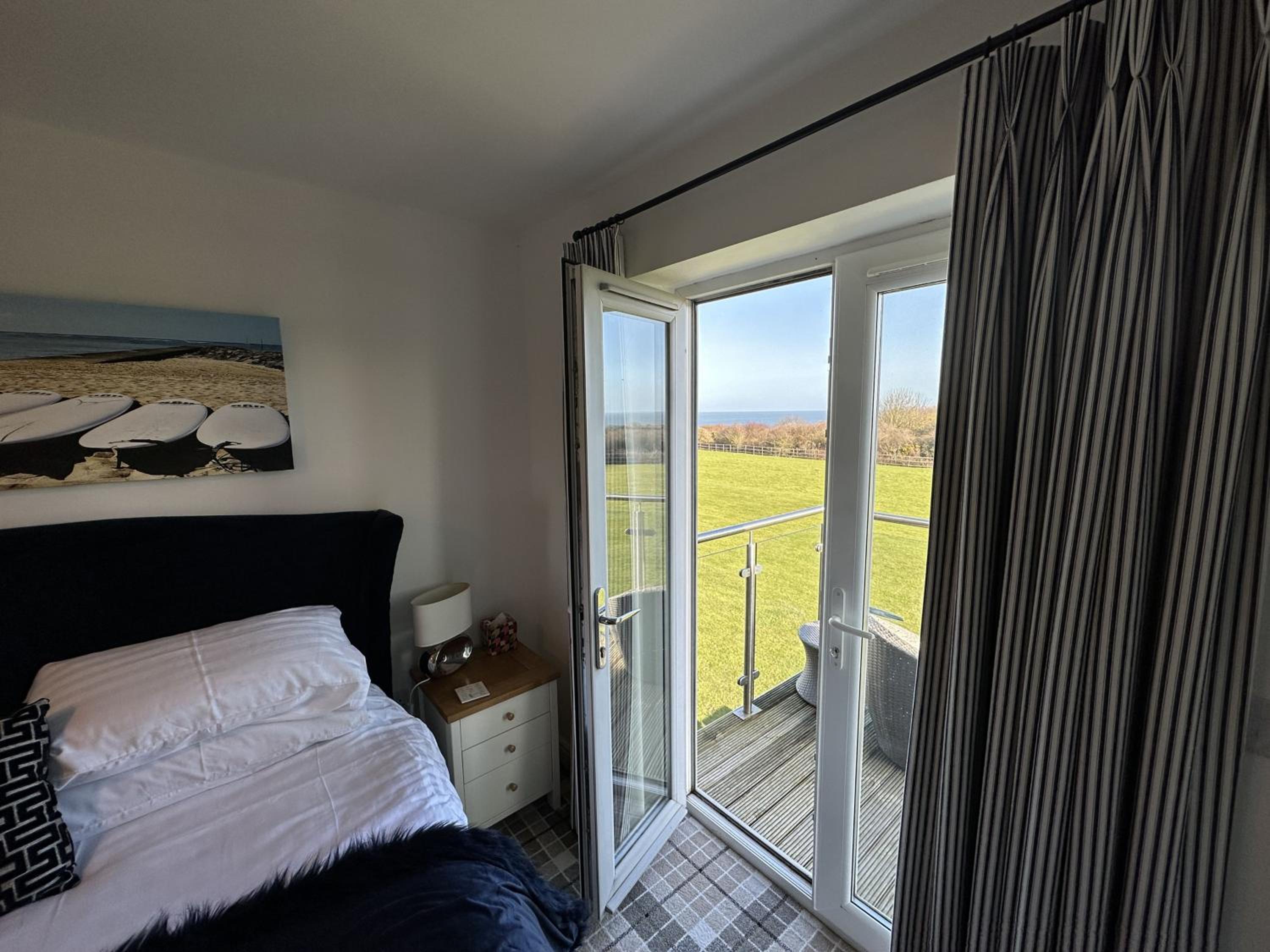 Brigg View Cottage - Seaview and Balconies - Part of the The Bay Filey Holiday Village with pool, gym and direct beach access, pub, restaurant, tennis and 