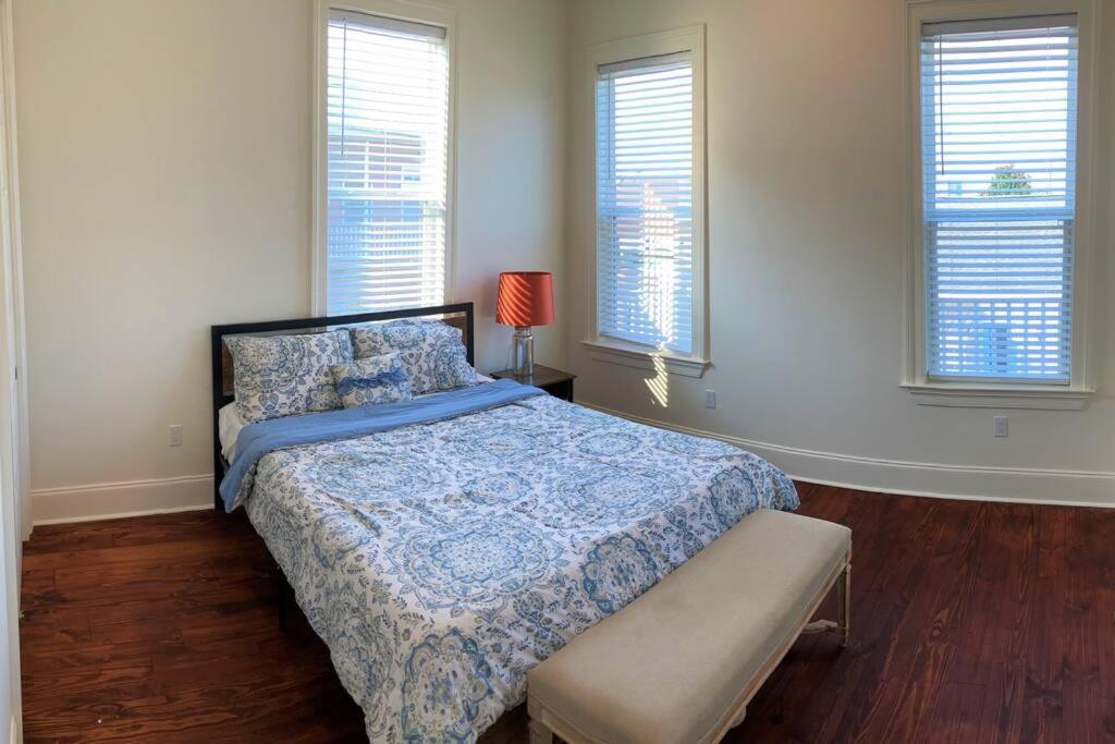 La Belle Veranda Villa- 3QueenBeds/2Baths Sleeps 6-8 view 3