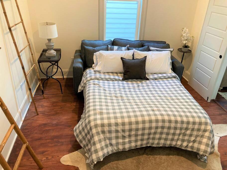 La Belle Veranda Villa- 3QueenBeds/2Baths Sleeps 6-8 view 5