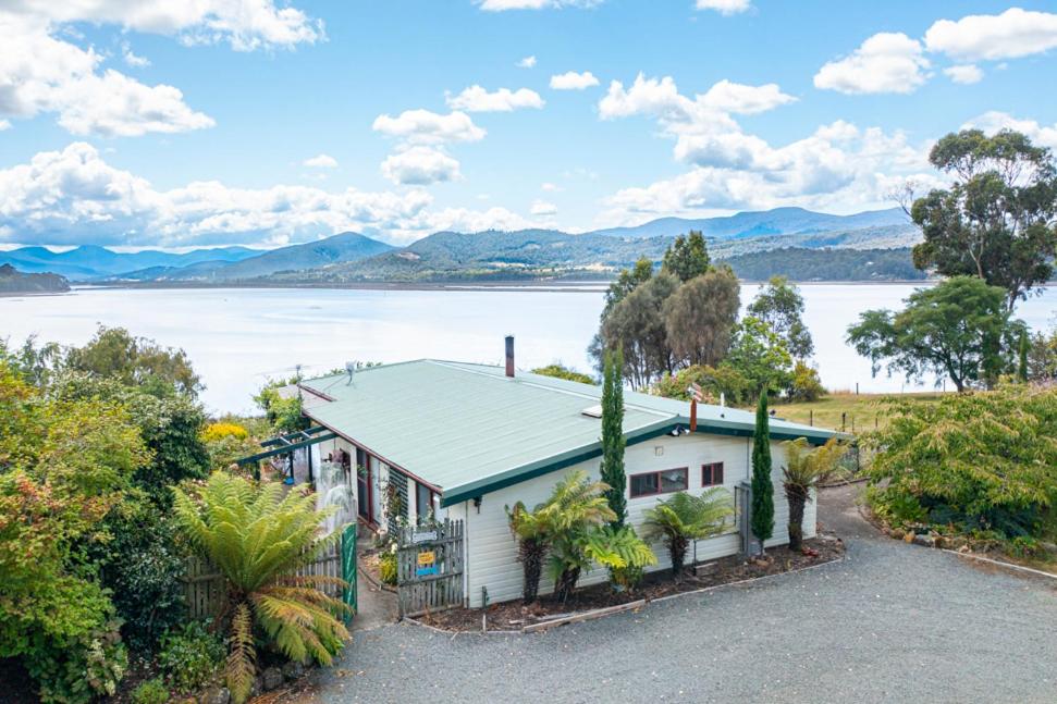 Fleurty's Point Cottage at Franklin South, Huon Valley, Tasmania