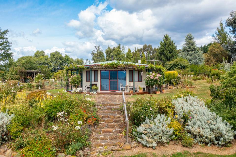 Fleurty's Point Cottage at Franklin South, Huon Valley, Tasmania
