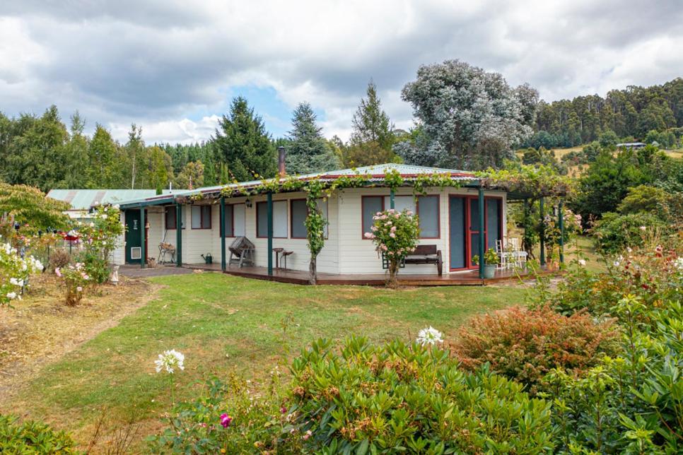 Fleurty's Point Cottage at Franklin South, Huon Valley, Tasmania