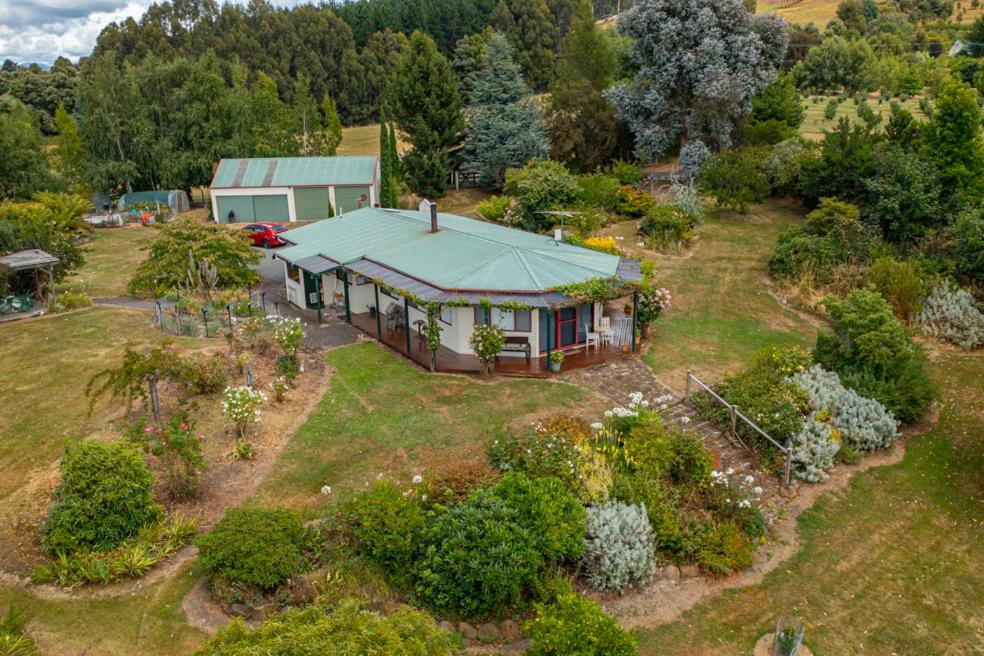 Fleurty's Point Cottage at Franklin South, Huon Valley, Tasmania