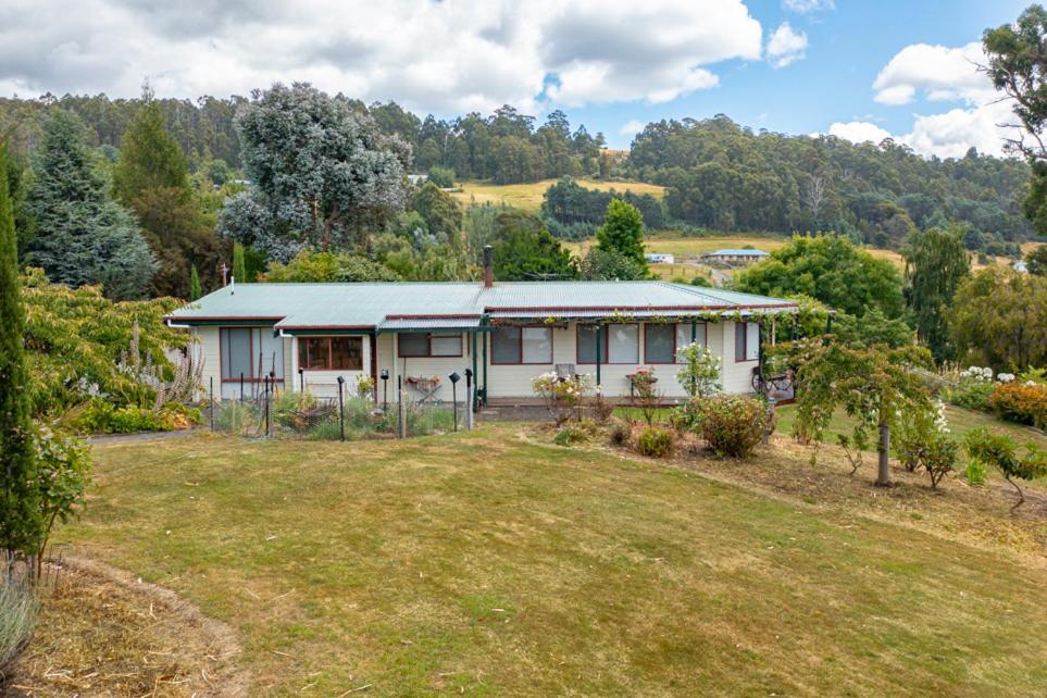 Fleurty's Point Cottage at Franklin South, Huon Valley, Tasmania
