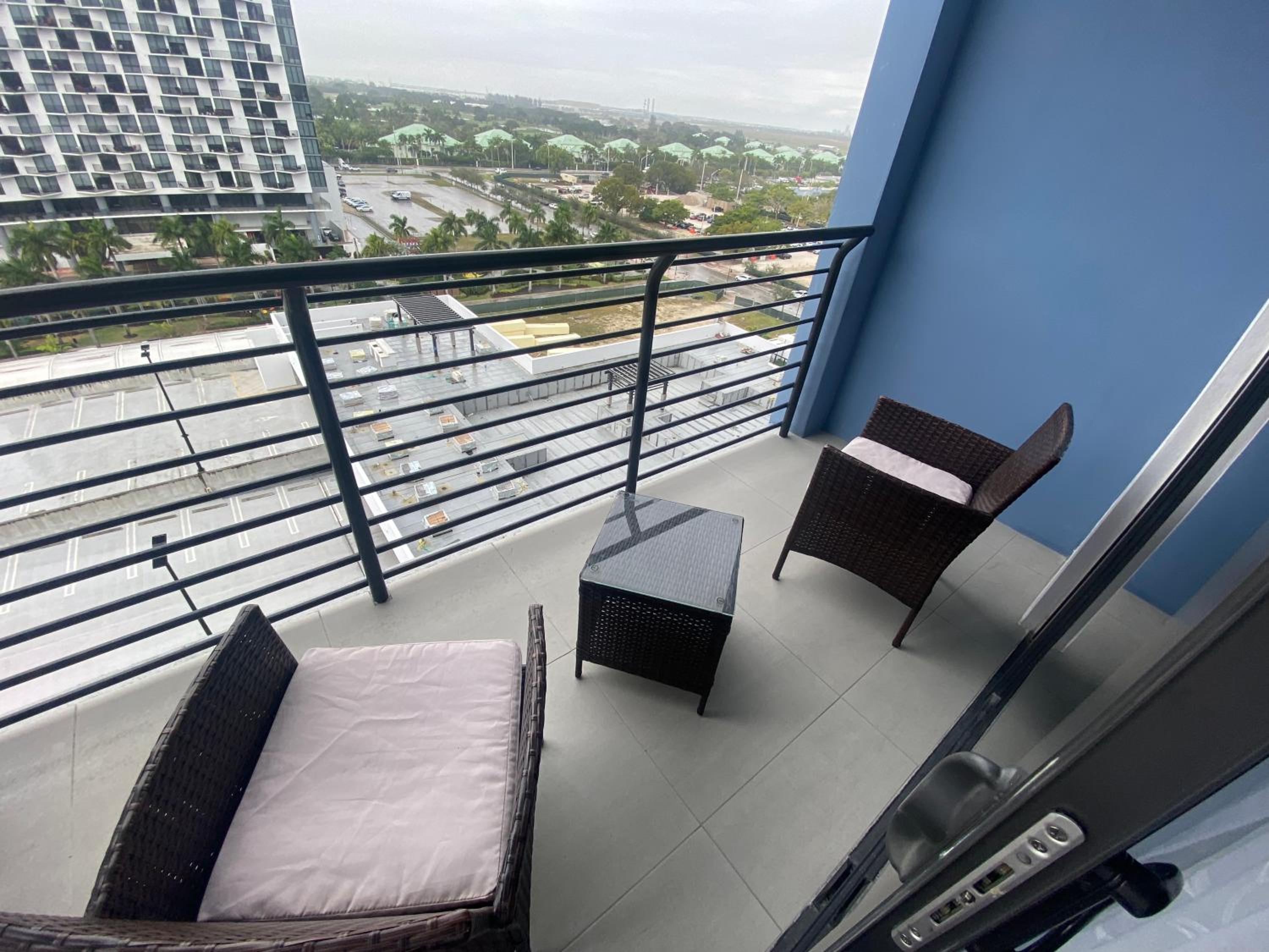 5350 Park inn Suite